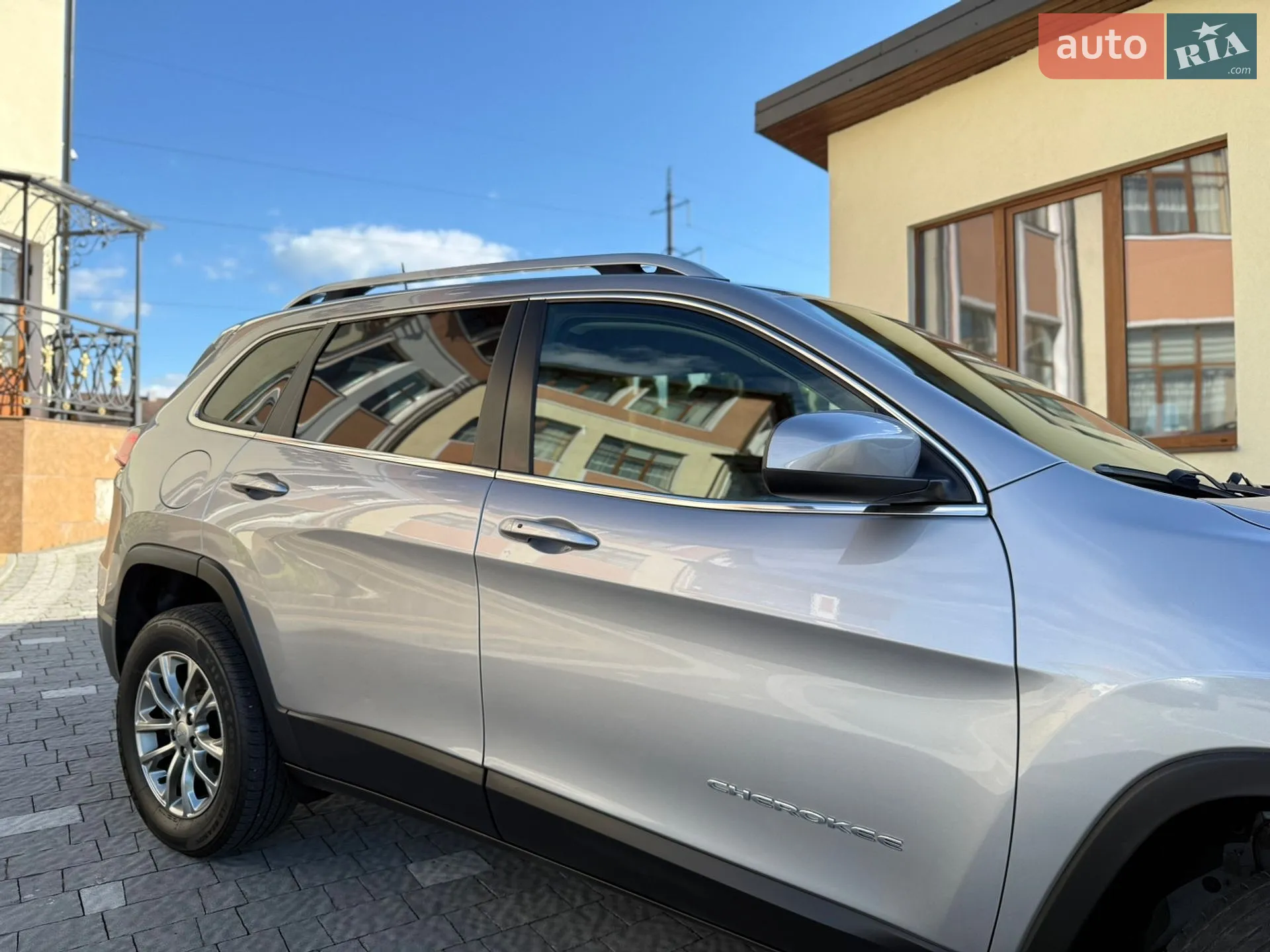 2019 Jeep Cherokee - мініатюра 12