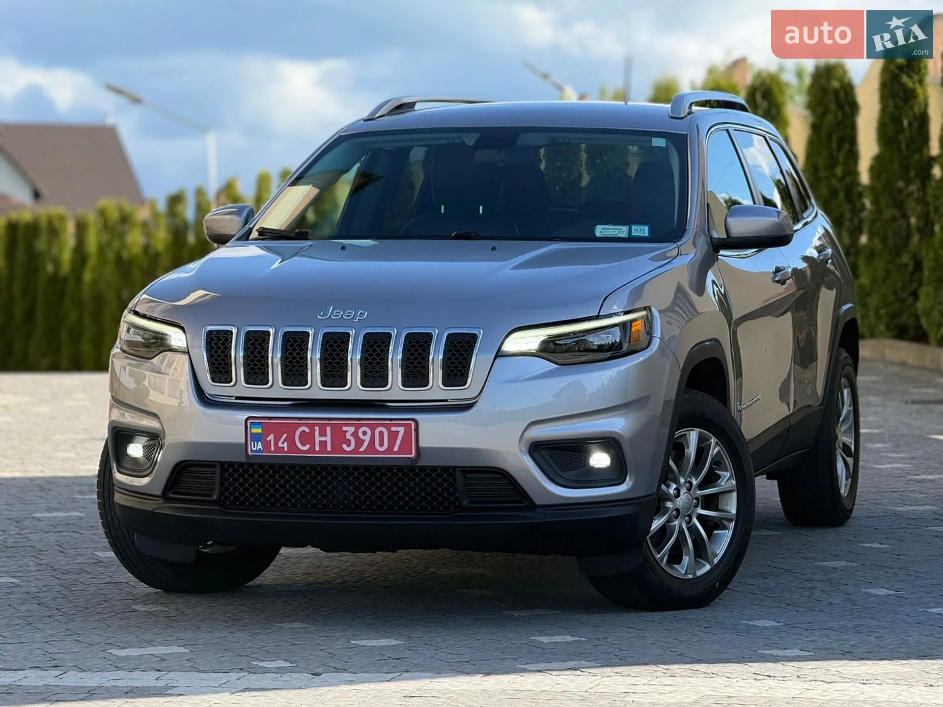 2019 Jeep Cherokee - фото 1