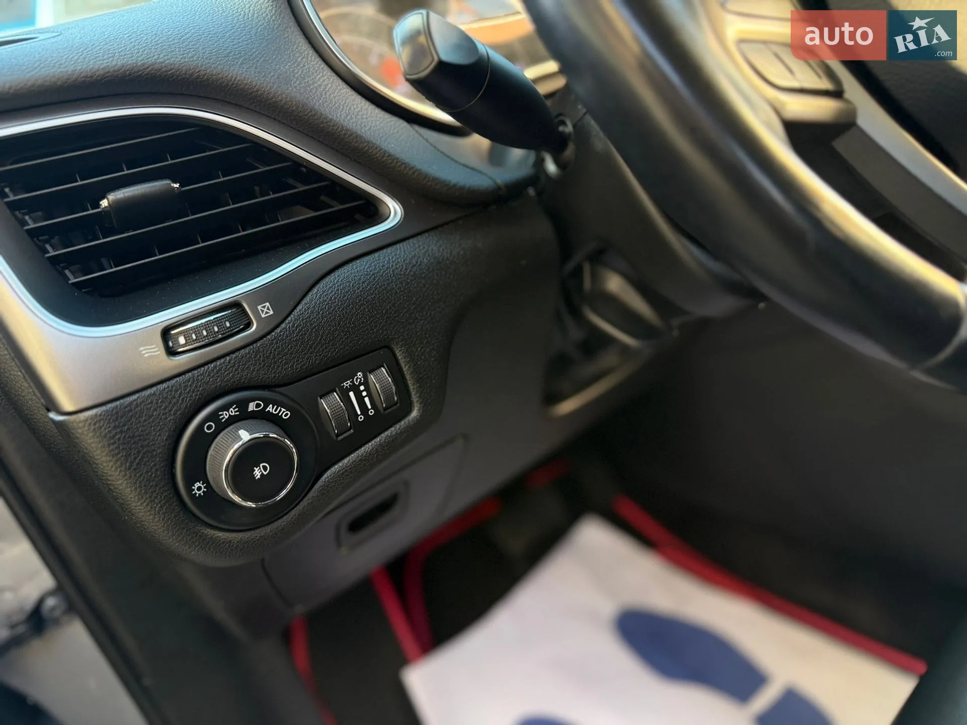 2019 Jeep Cherokee - мініатюра 46