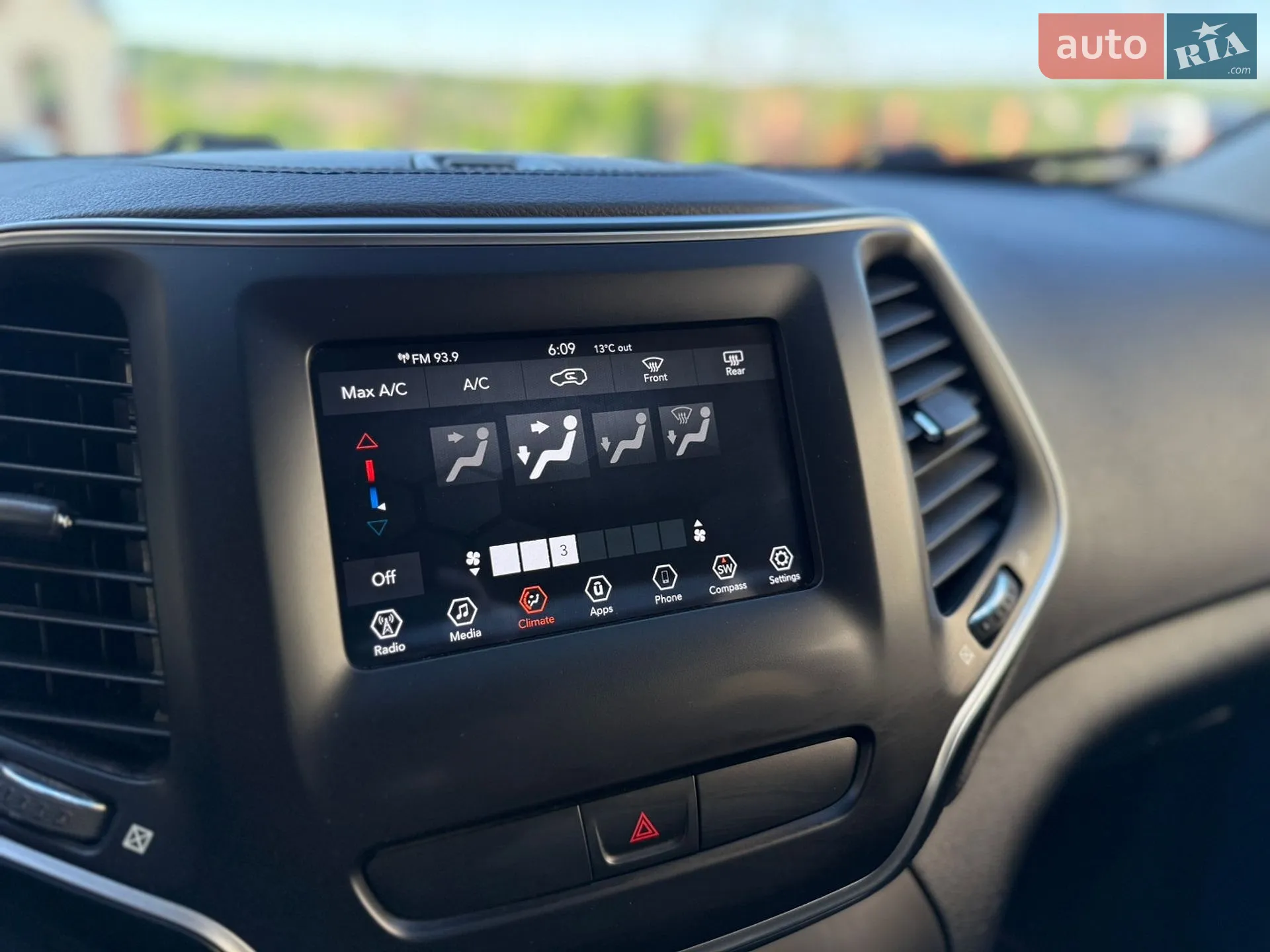 2019 Jeep Cherokee - мініатюра 75
