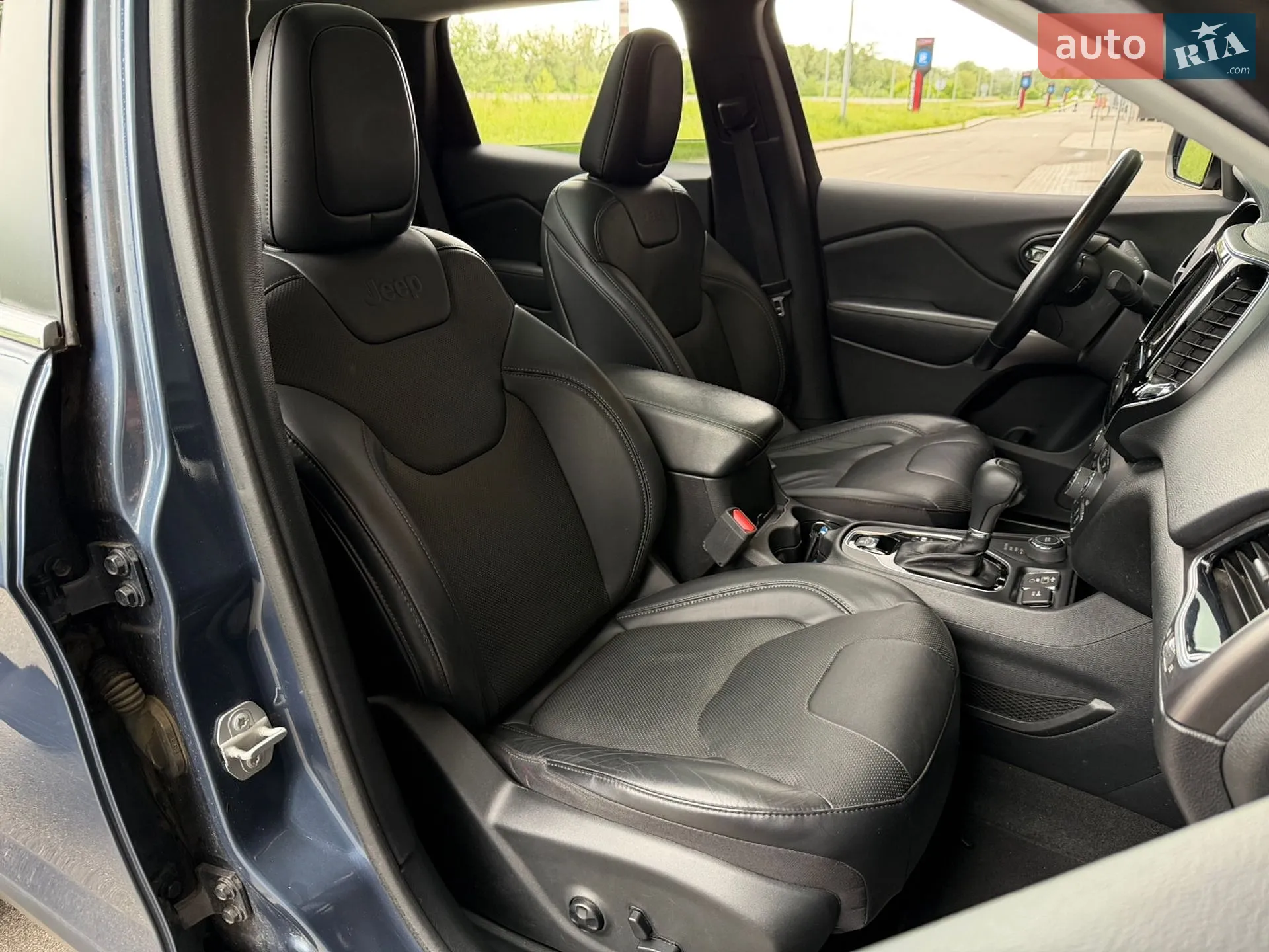 2019 Jeep Cherokee - мініатюра 12