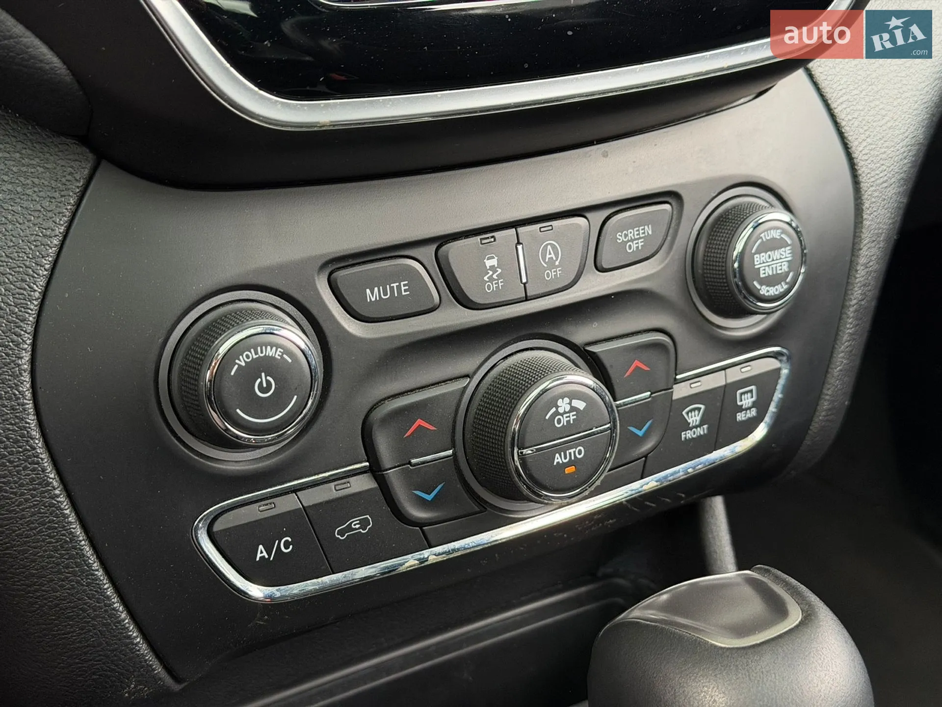 2019 Jeep Cherokee - мініатюра 22
