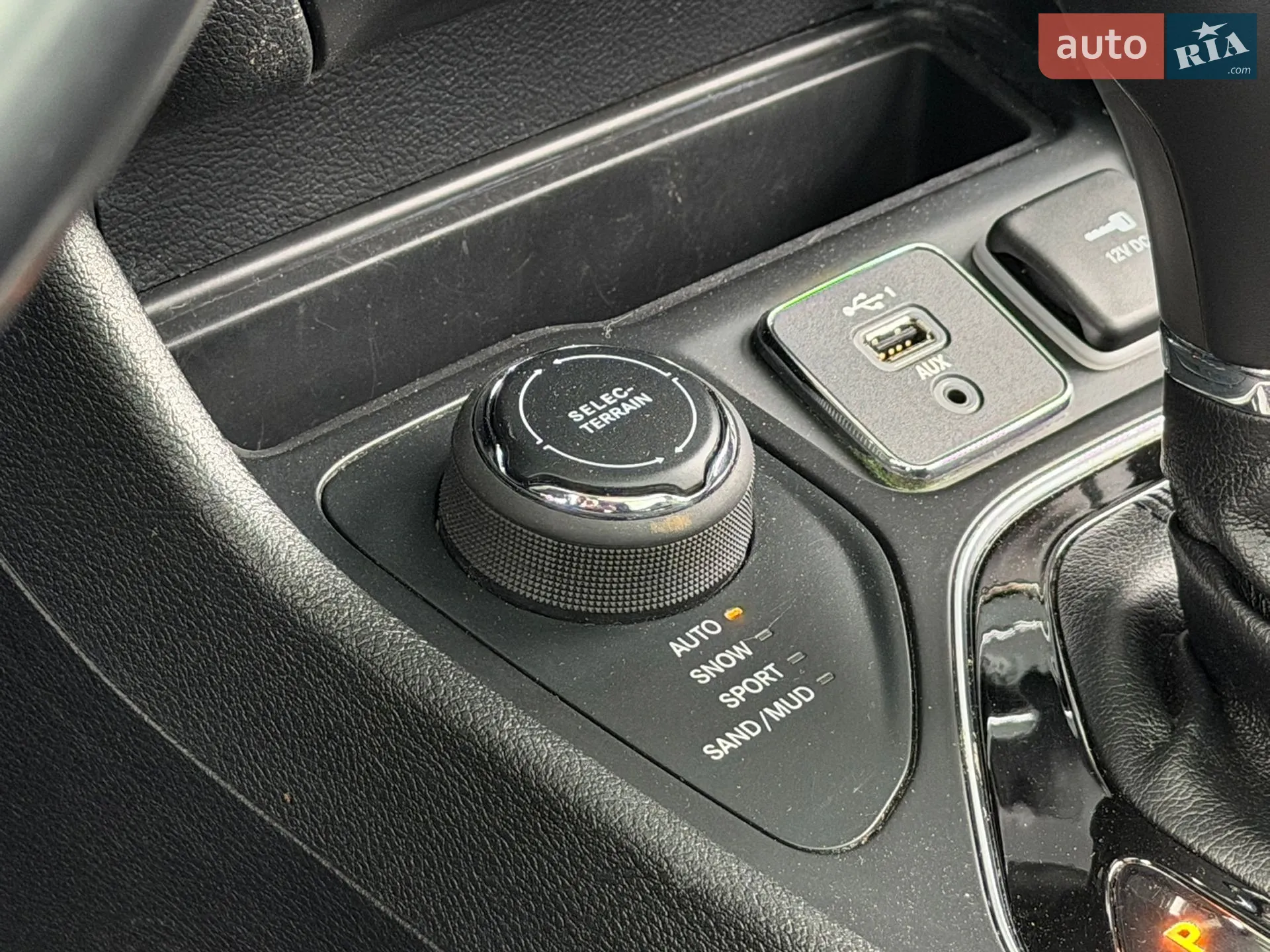 2019 Jeep Cherokee - мініатюра 25