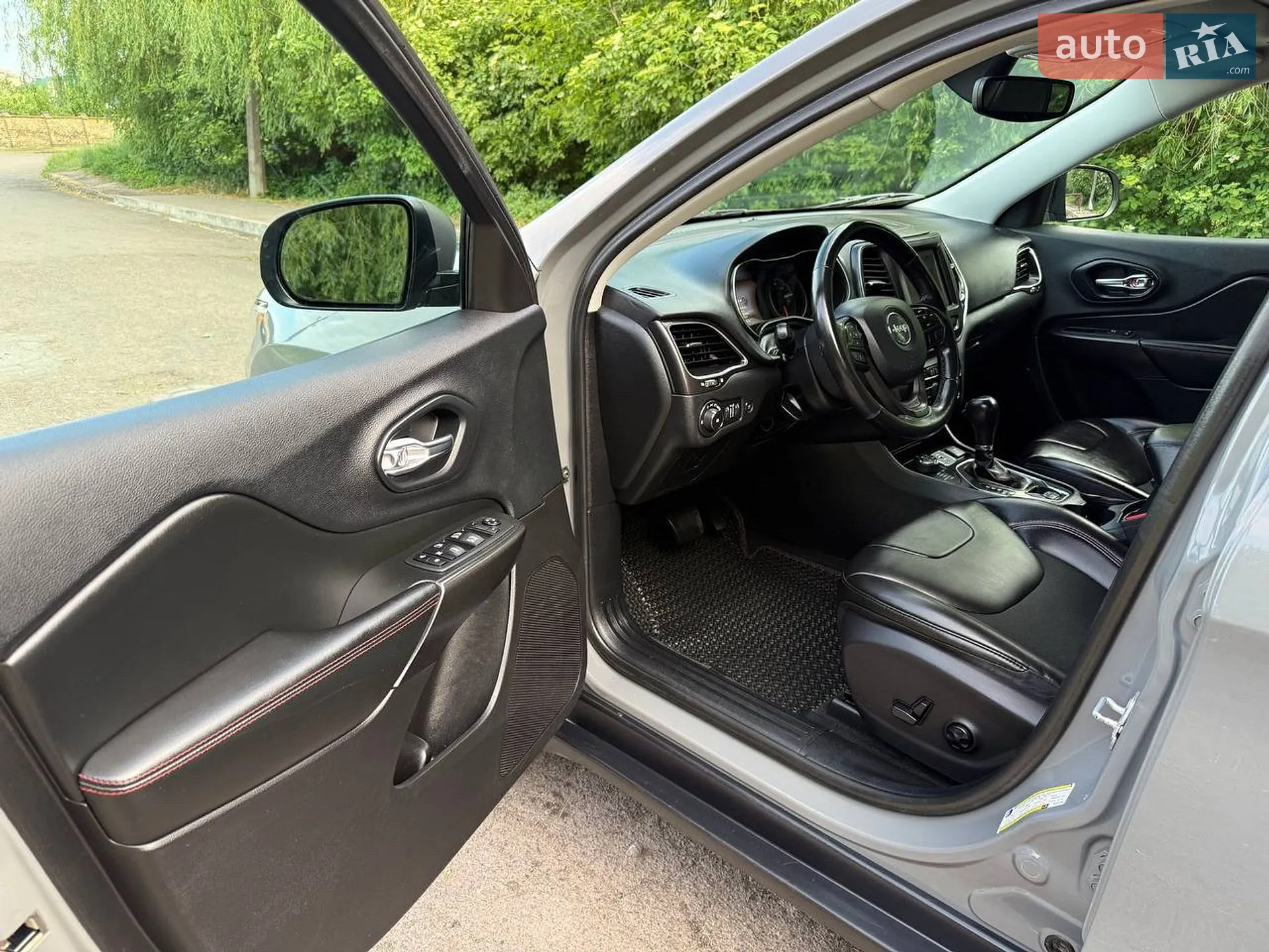 2019 Jeep Cherokee - мініатюра 17
