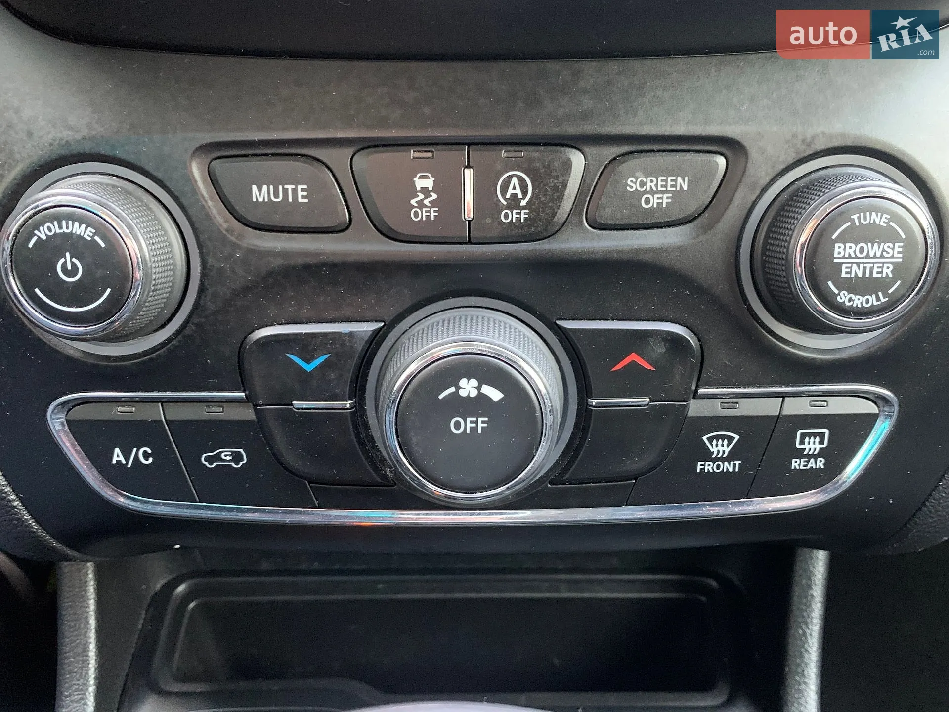 2019 Jeep Cherokee - мініатюра 37