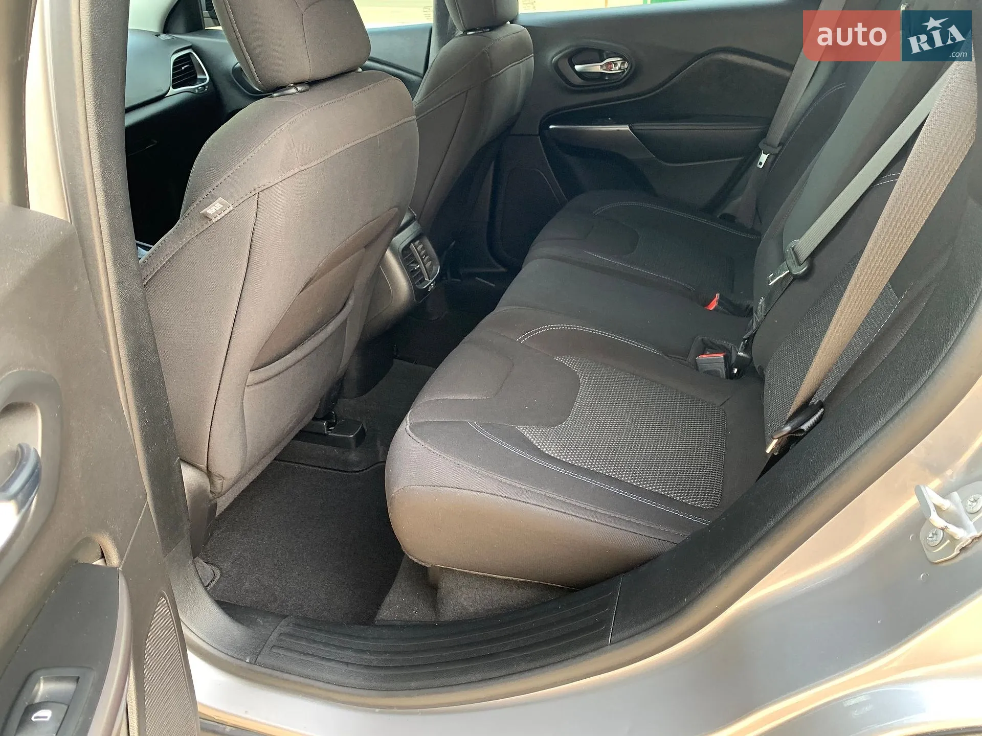 2019 Jeep Cherokee - мініатюра 43