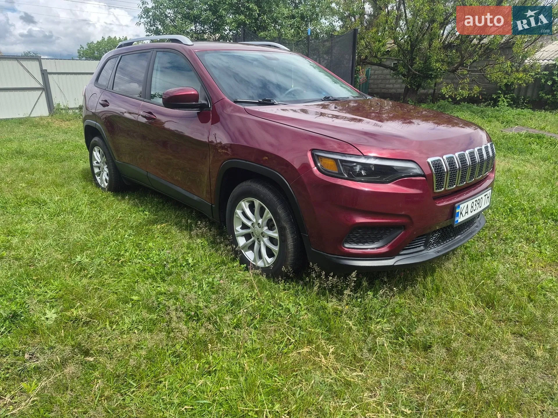 Jeep Cherokee 2020 VIN 1C4PJLCB2LD596770 фото оголошення 2 з 23