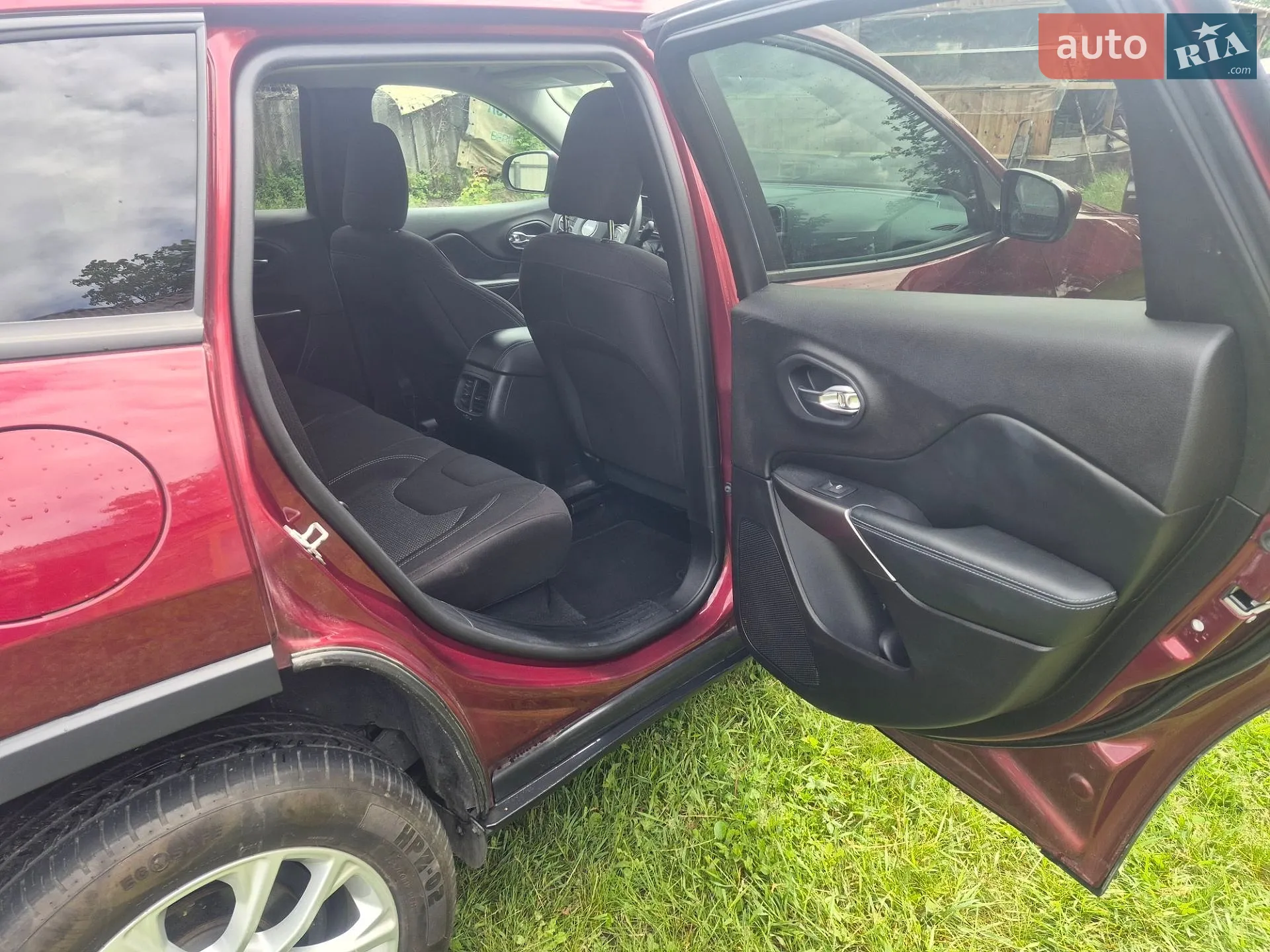 Jeep Cherokee 2020 VIN 1C4PJLCB2LD596770 фото оголошення 12 з 23