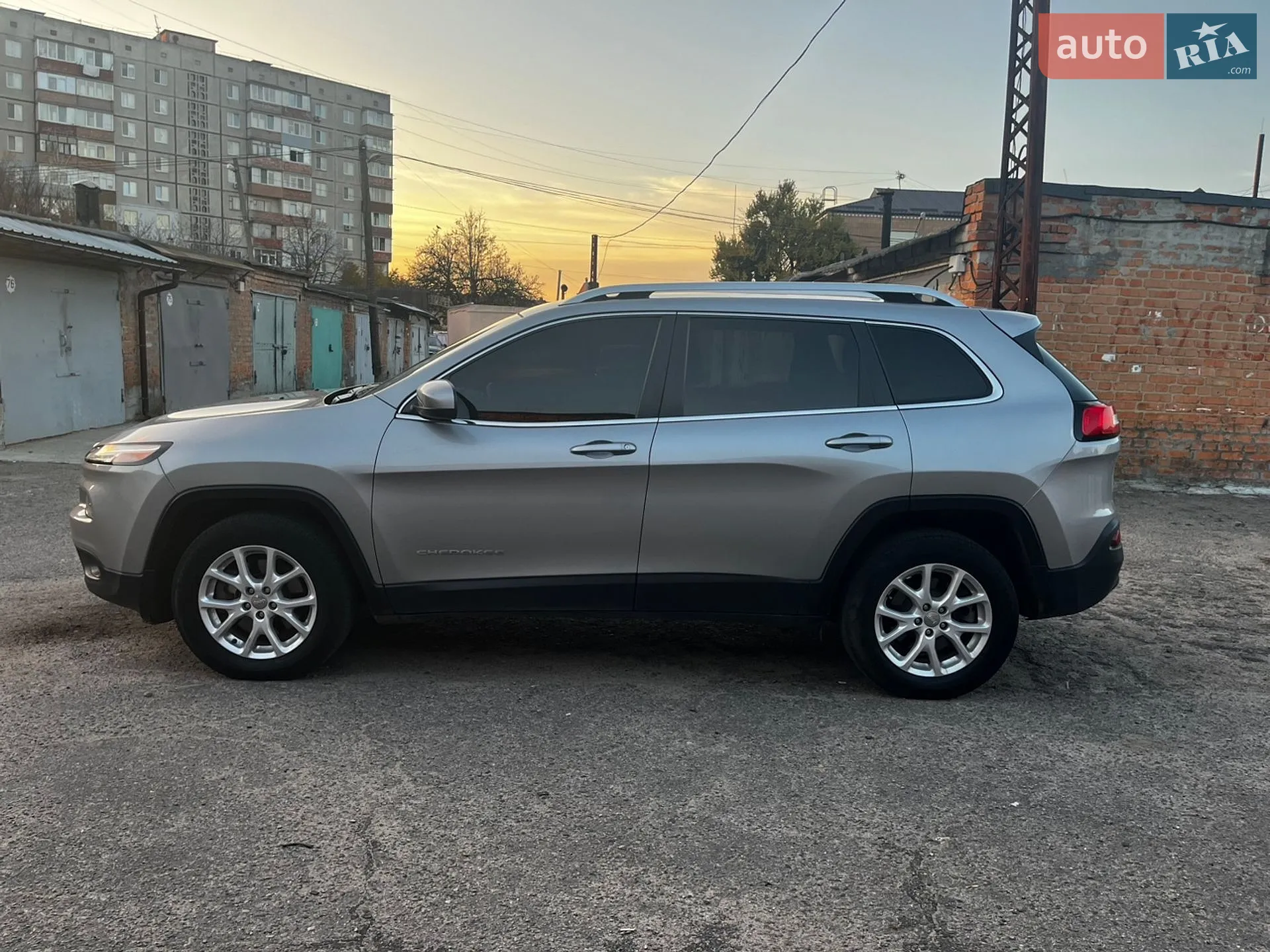2016 Jeep Cherokee - мініатюра 2