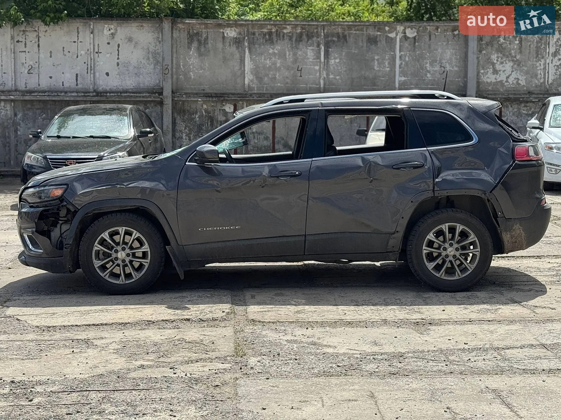 2019 Jeep Cherokee - мініатюра 2