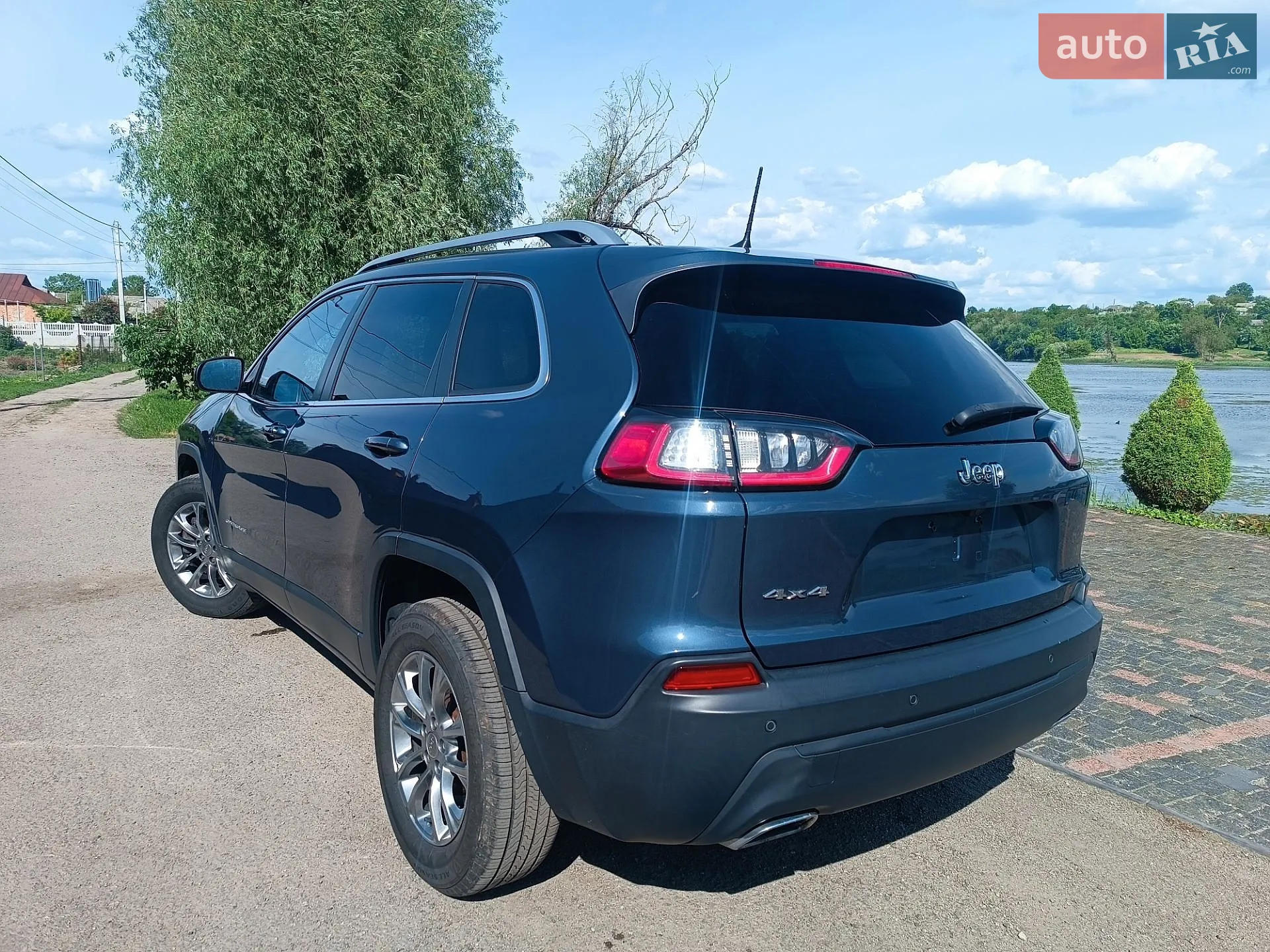 2020 Jeep Cherokee - мініатюра 12