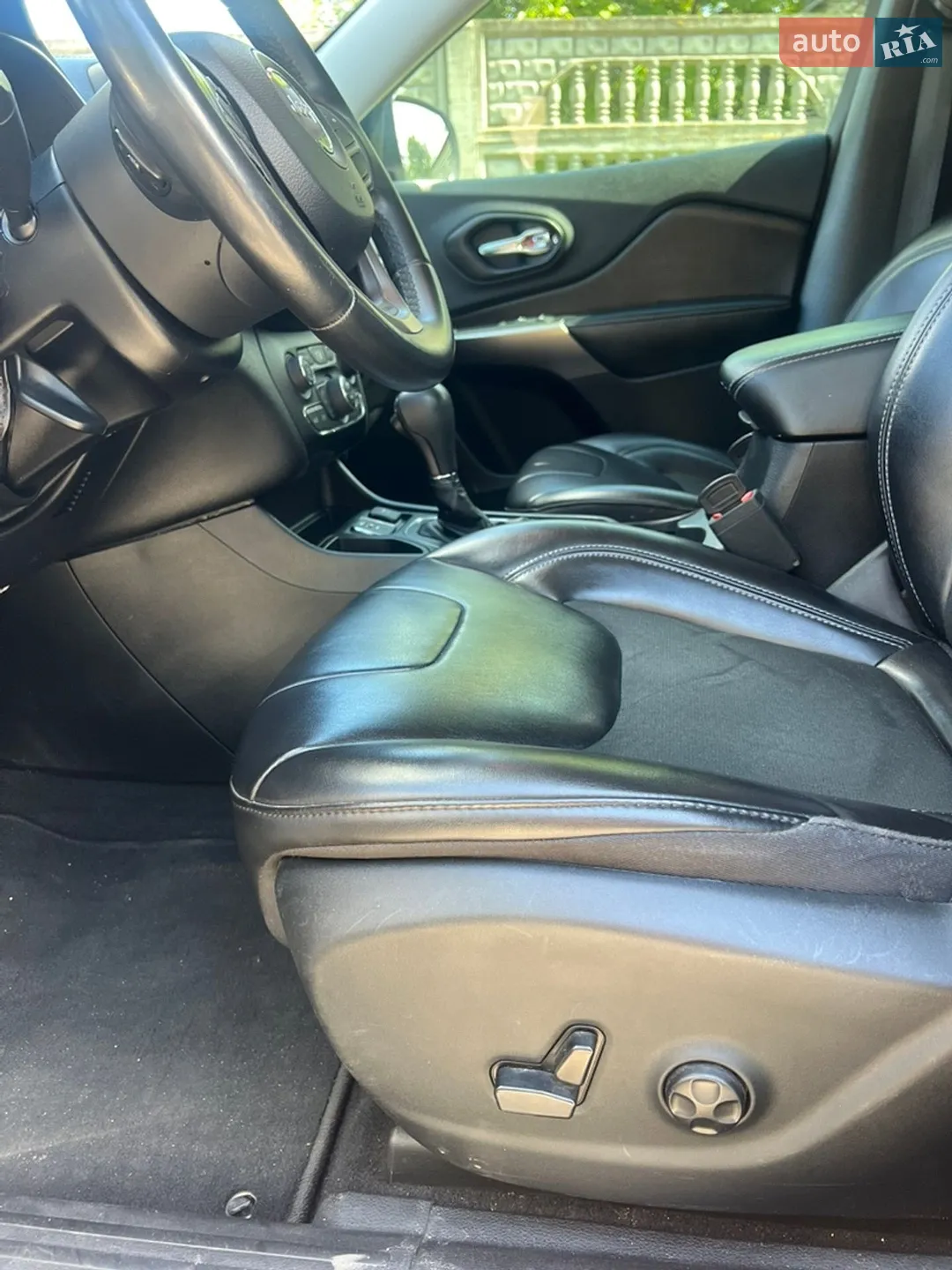 2019 Jeep Cherokee - мініатюра 12