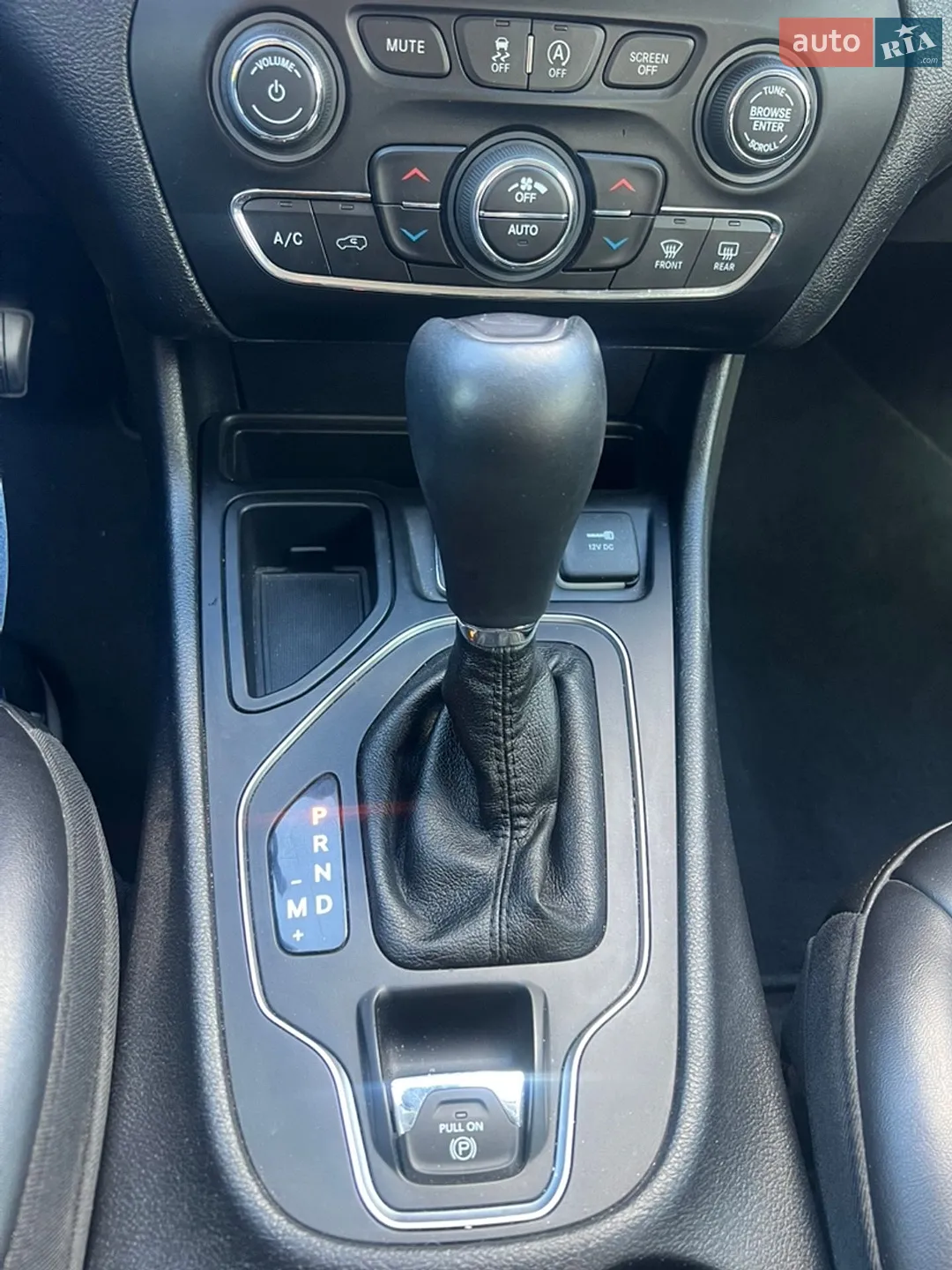 2019 Jeep Cherokee - мініатюра 14
