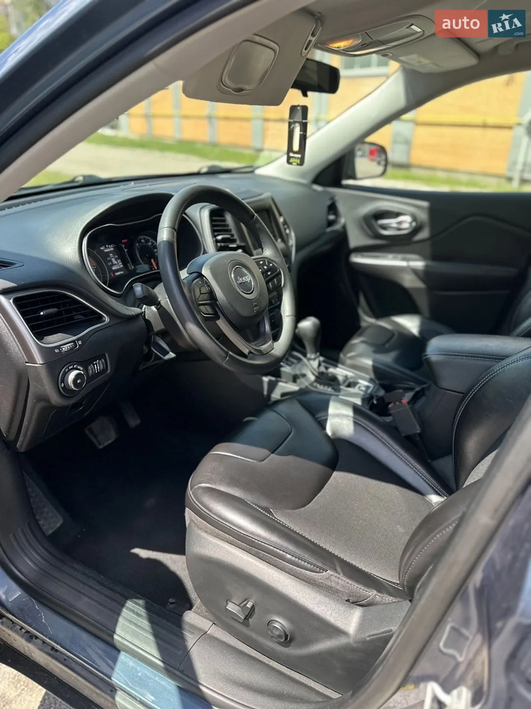 2019 Jeep Cherokee - мініатюра 15
