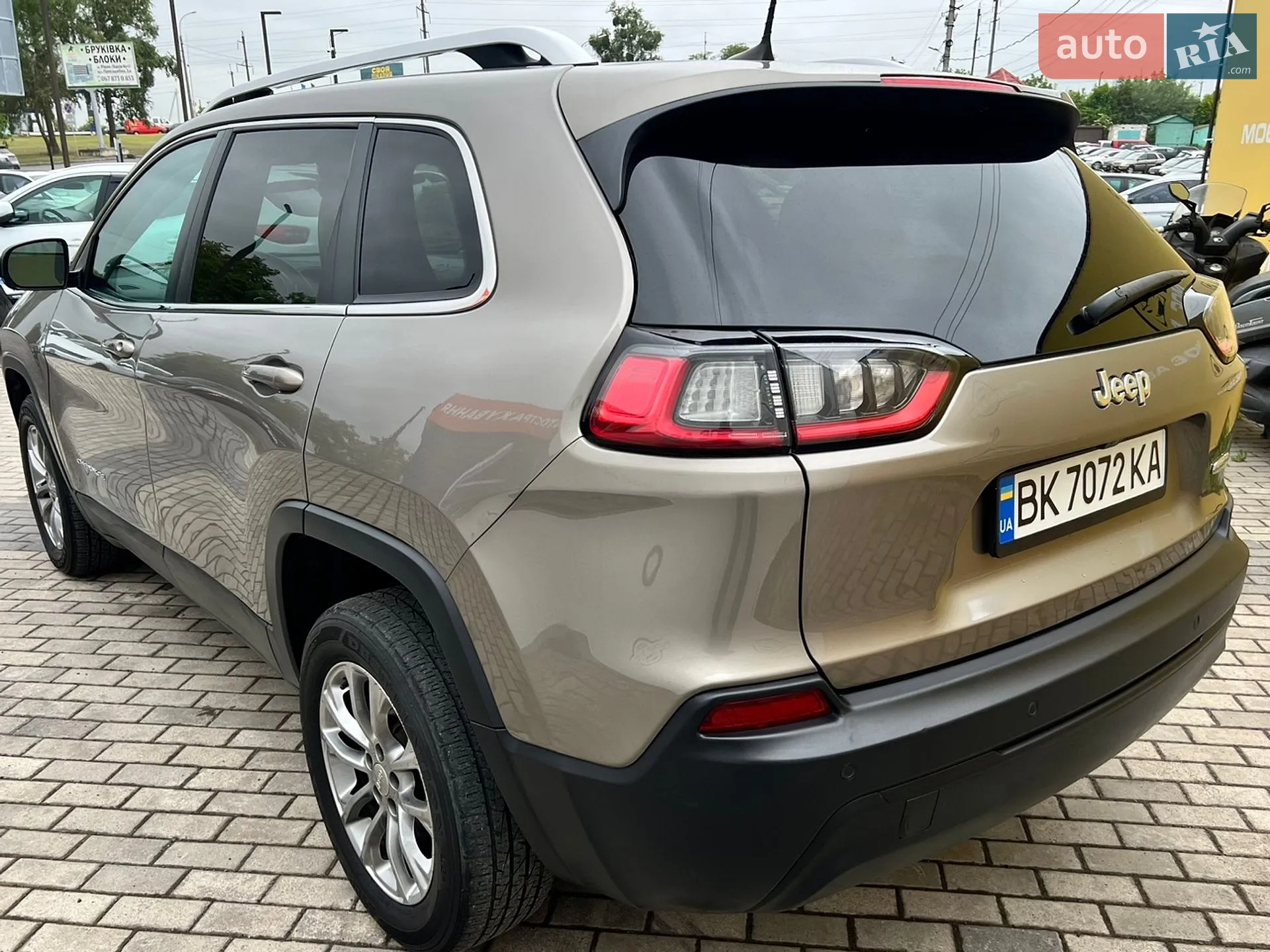 2019 Jeep Cherokee - мініатюра 6