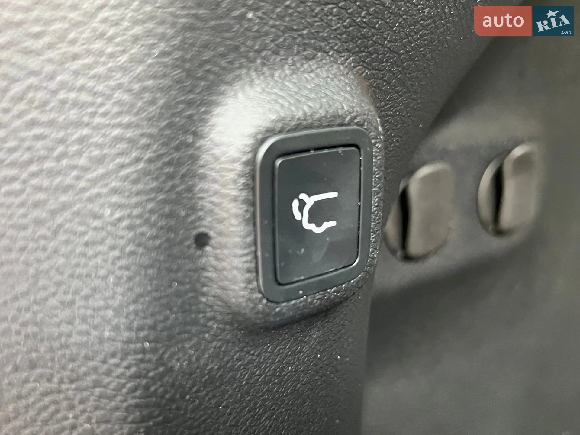 2019 Jeep Cherokee - мініатюра 29