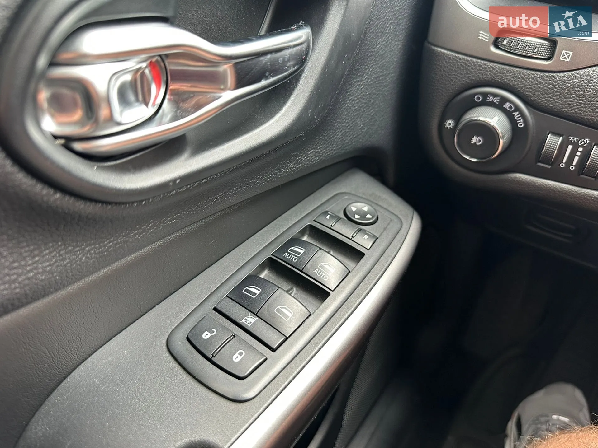 2019 Jeep Cherokee - мініатюра 45
