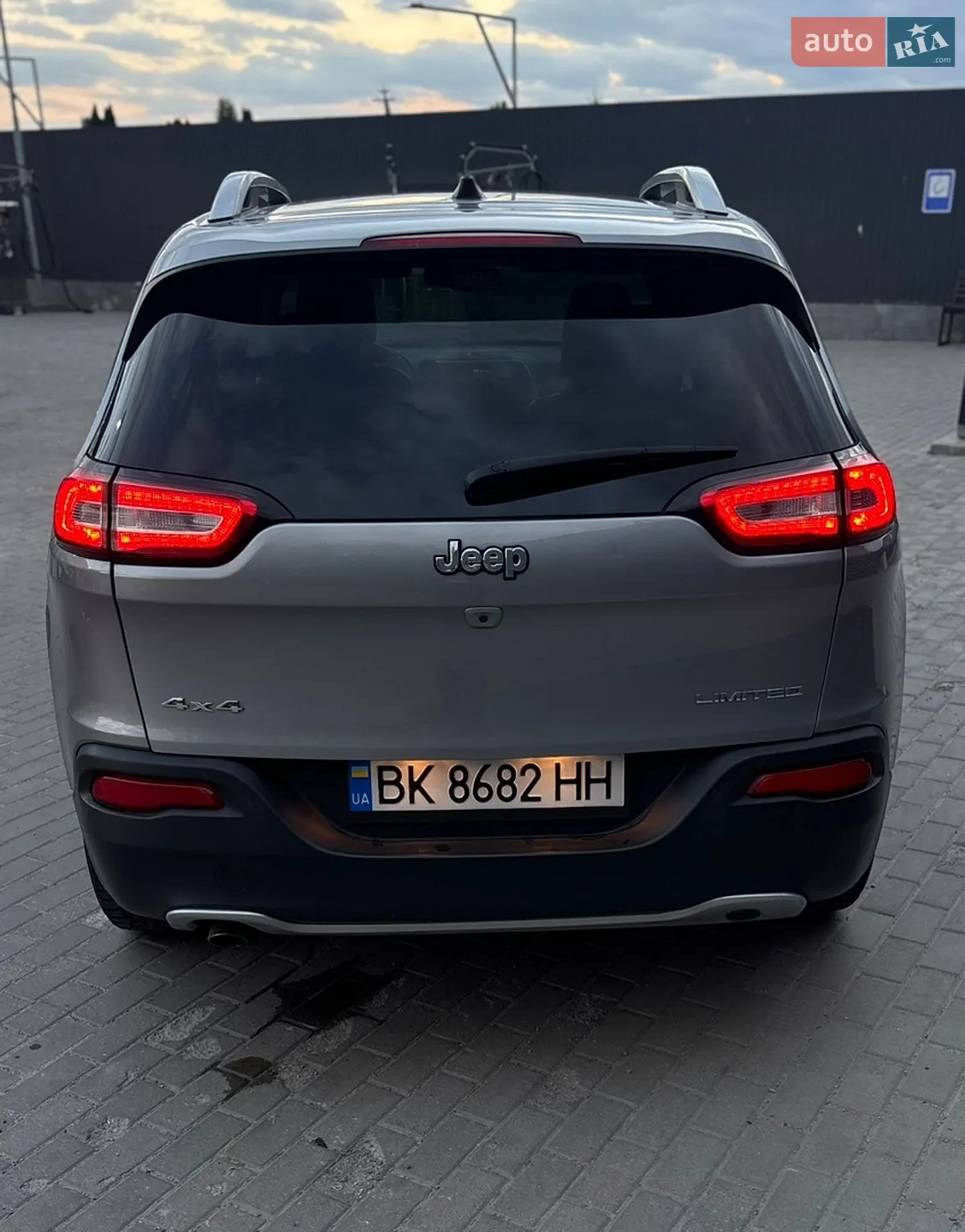 2016 Jeep Cherokee - мініатюра 6