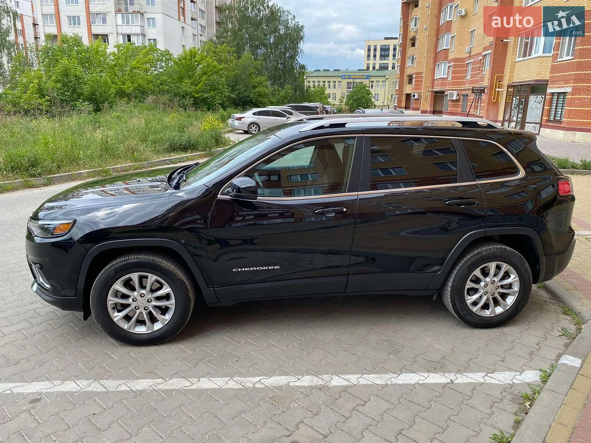 2019 Jeep Cherokee - мініатюра 3