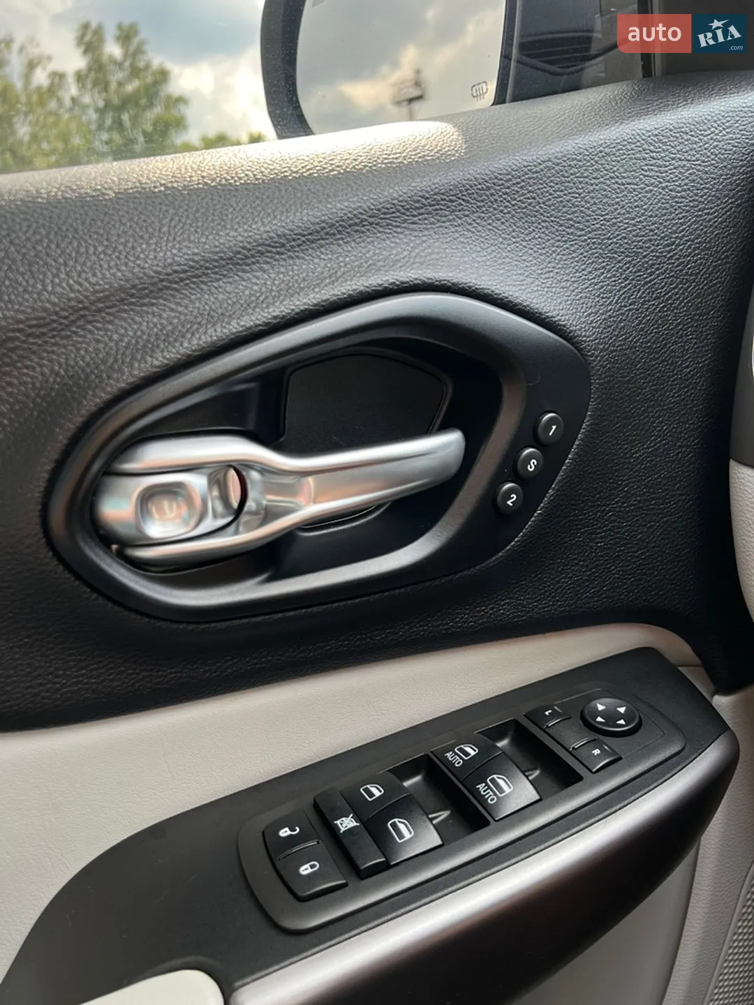 2021 Jeep Cherokee - мініатюра 24