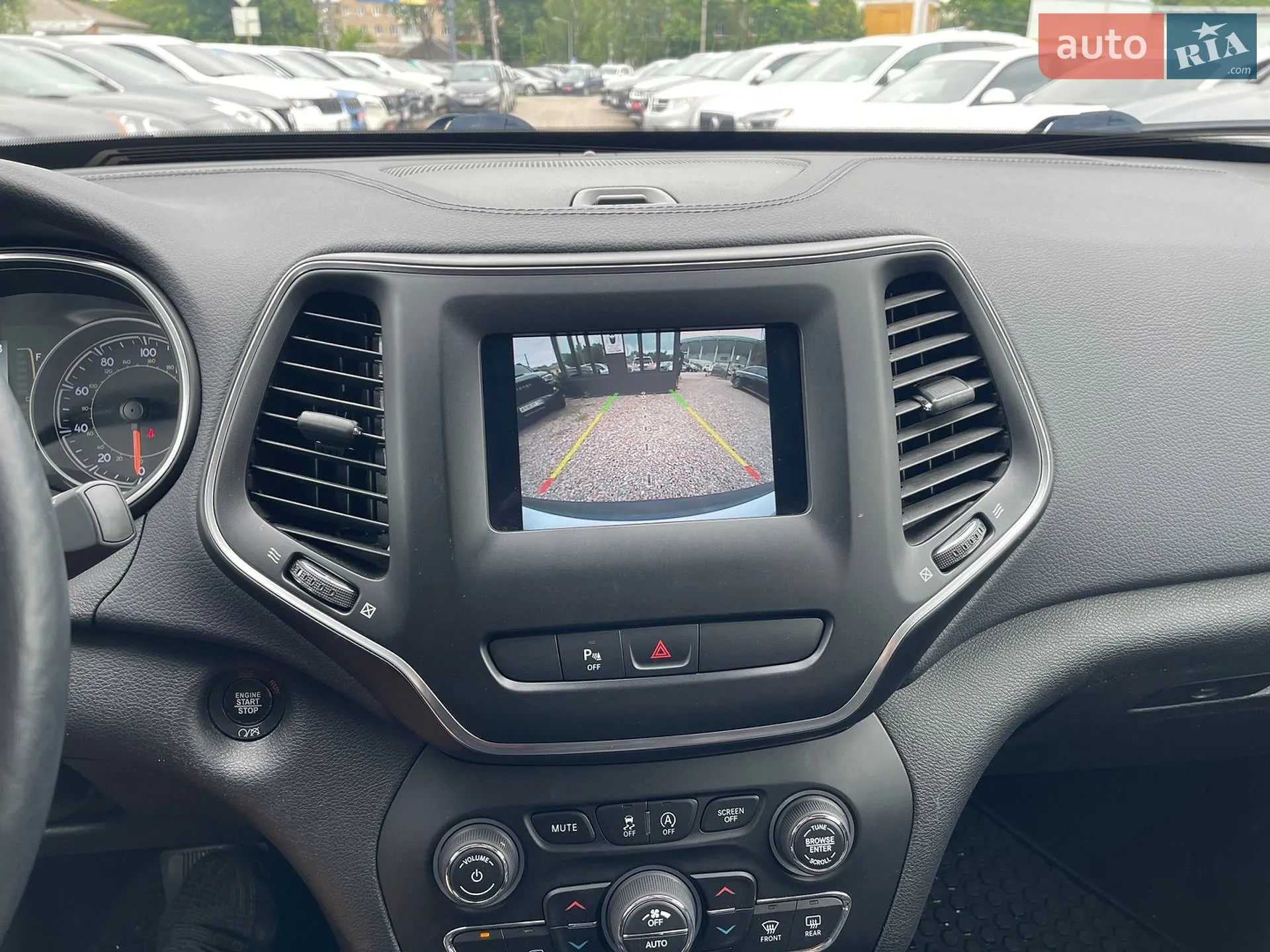2019 Jeep Cherokee - мініатюра 14