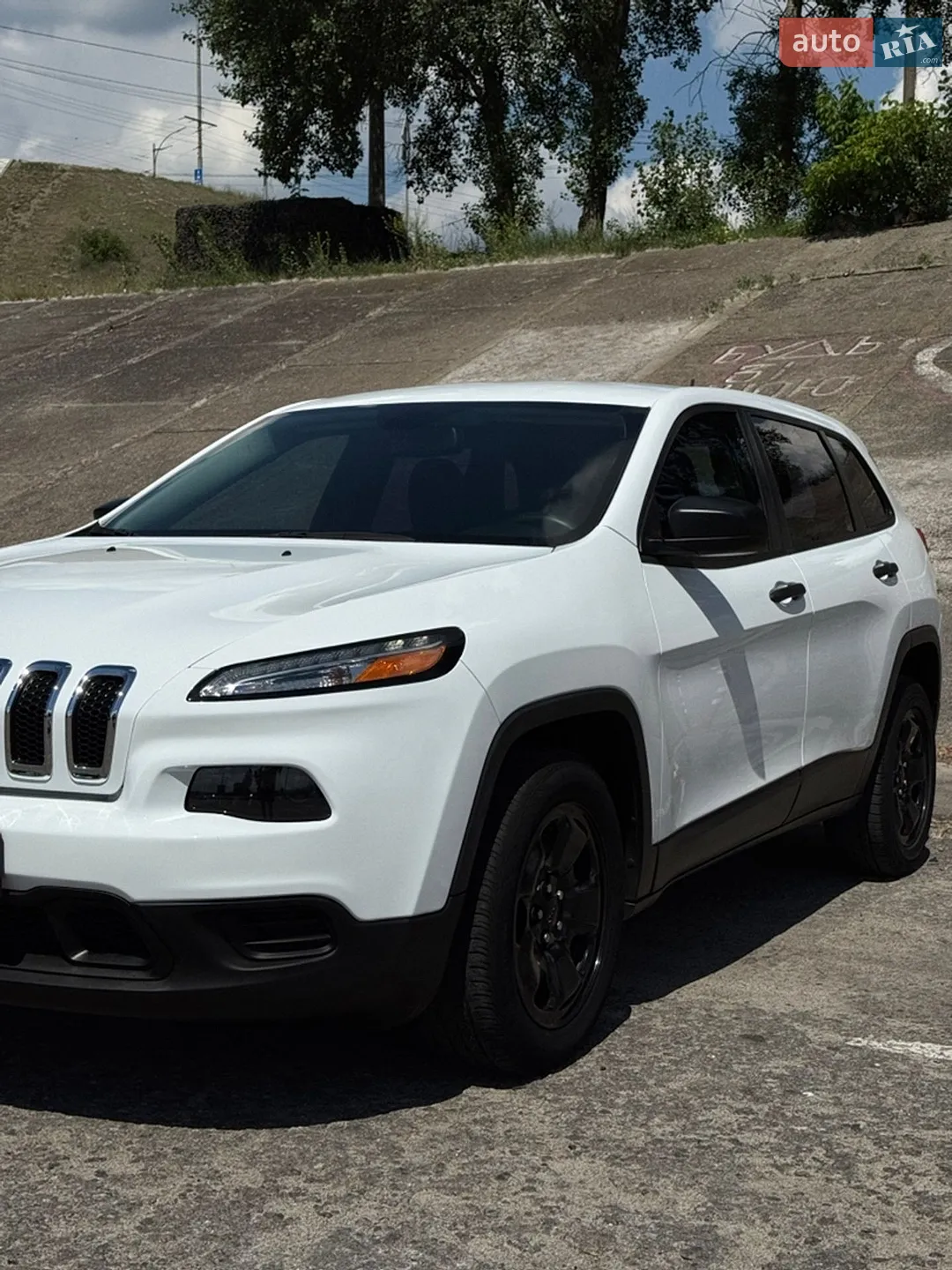 2015 Jeep Cherokee - мініатюра 4