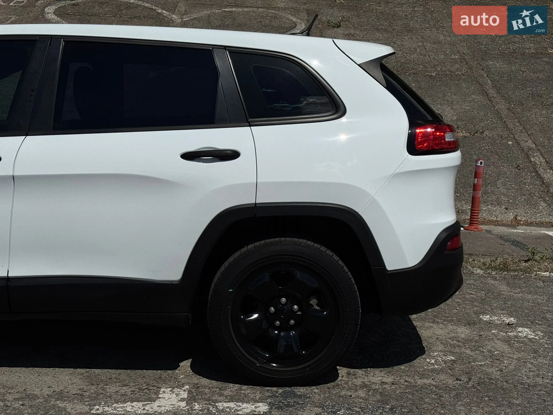 2015 Jeep Cherokee - мініатюра 8