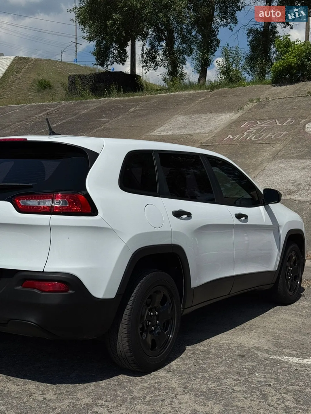 2015 Jeep Cherokee - мініатюра 12