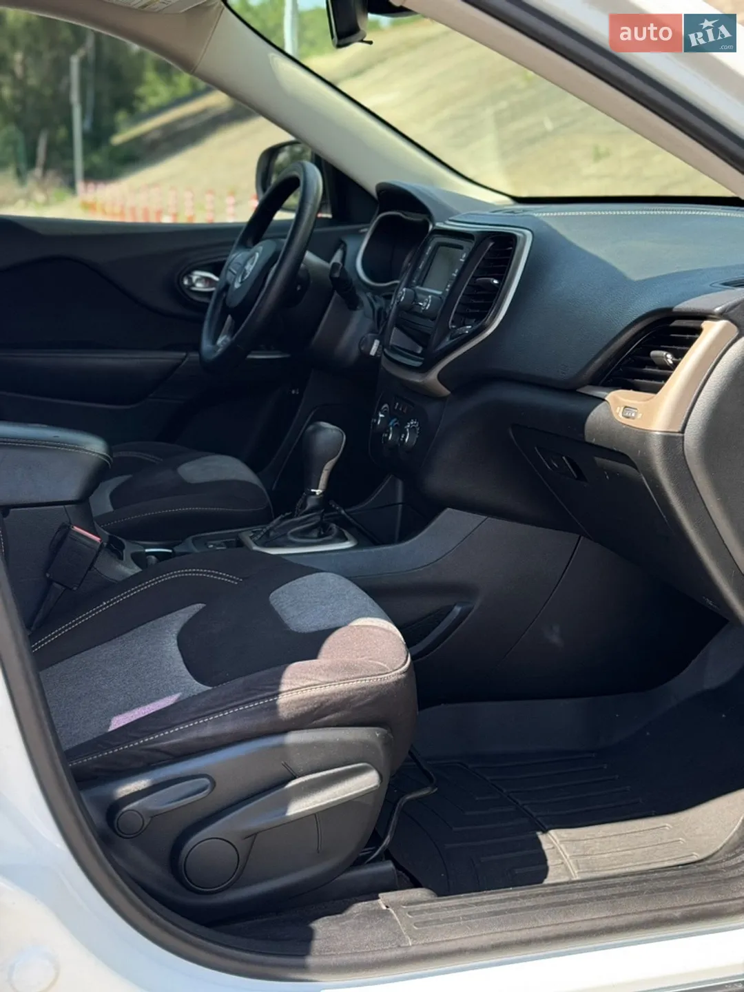2015 Jeep Cherokee - мініатюра 25