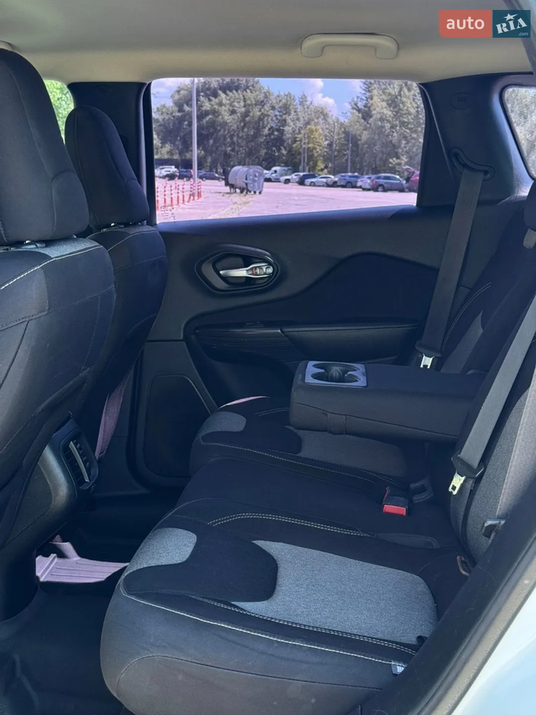 2015 Jeep Cherokee - мініатюра 32
