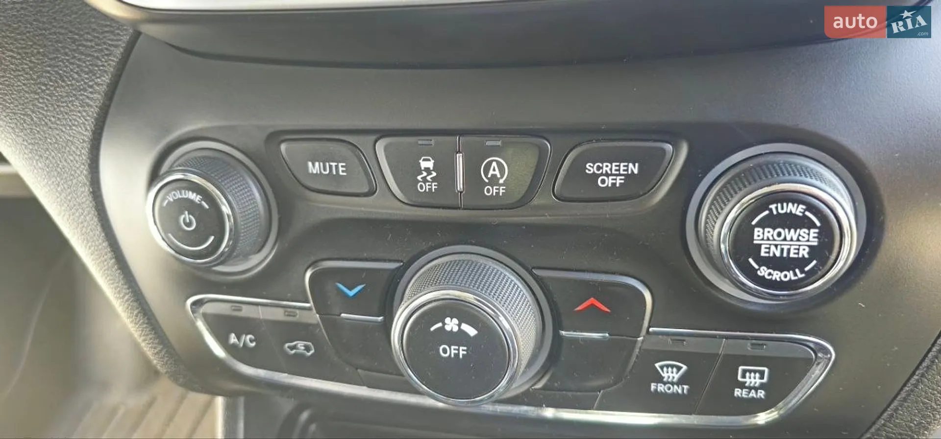2020 Jeep Cherokee - мініатюра 12