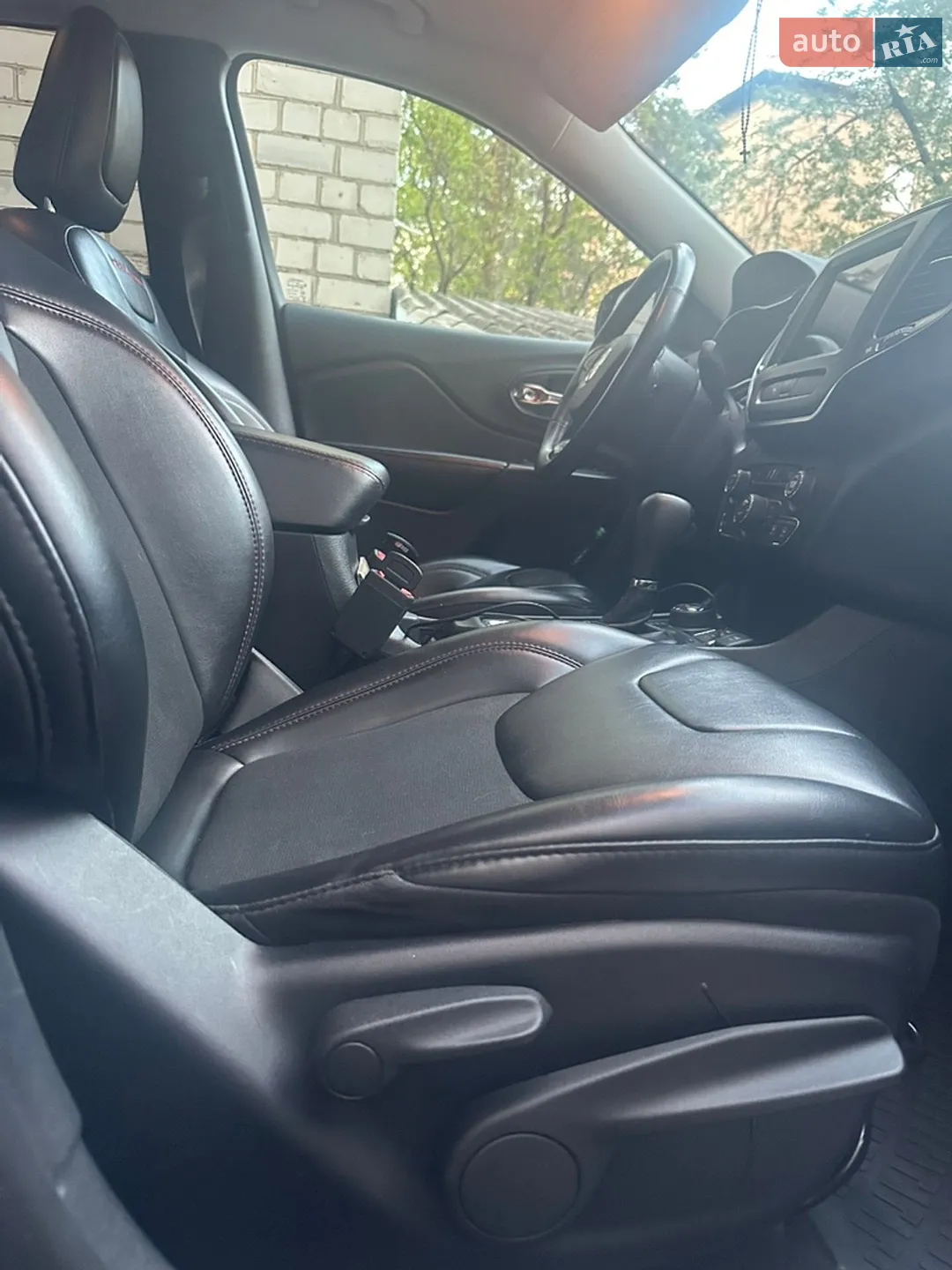 2019 Jeep Cherokee - мініатюра 29