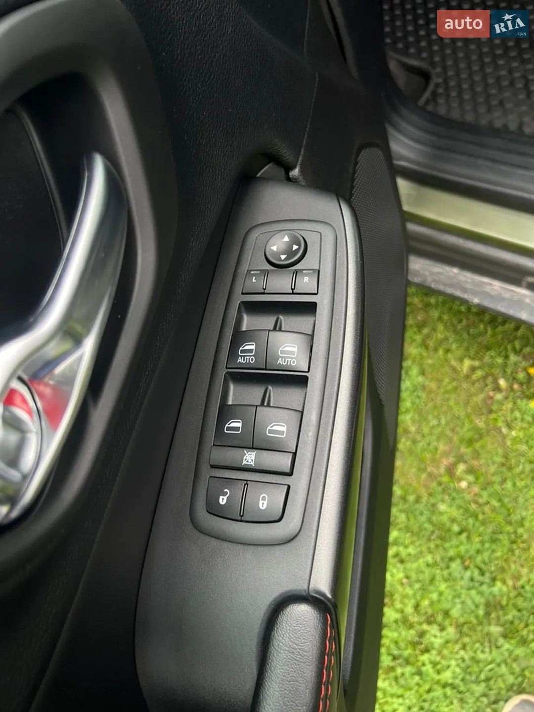 2019 Jeep Cherokee - мініатюра 32