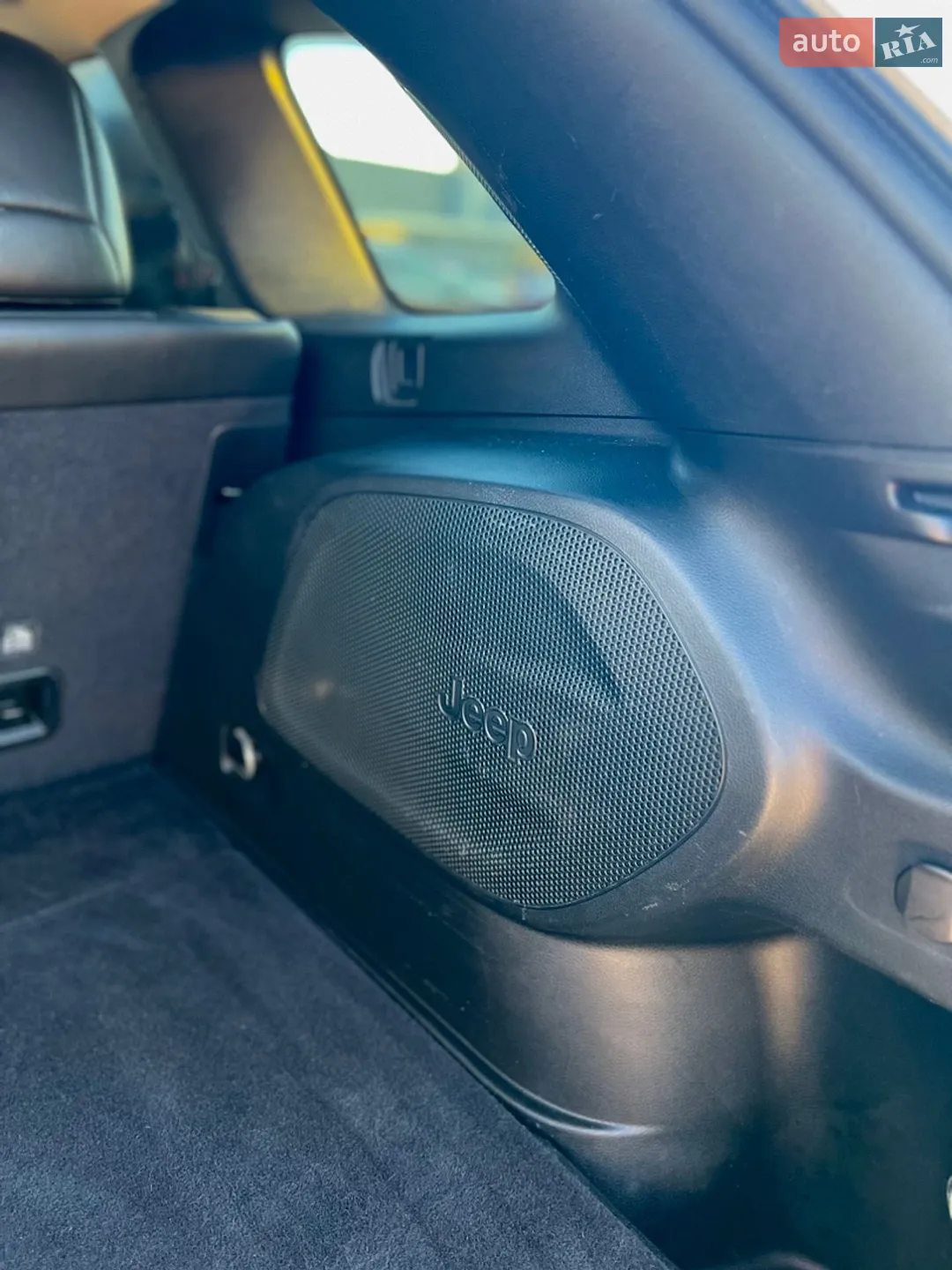 2020 Jeep Cherokee - мініатюра 7