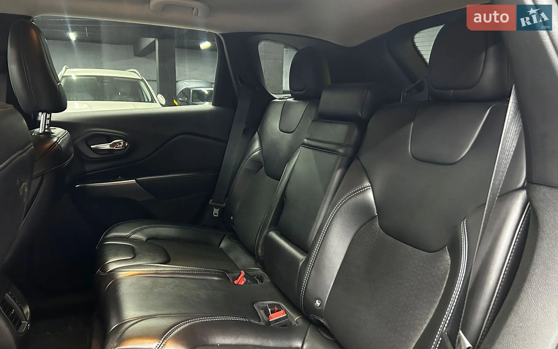 2018 Jeep Cherokee - мініатюра 28
