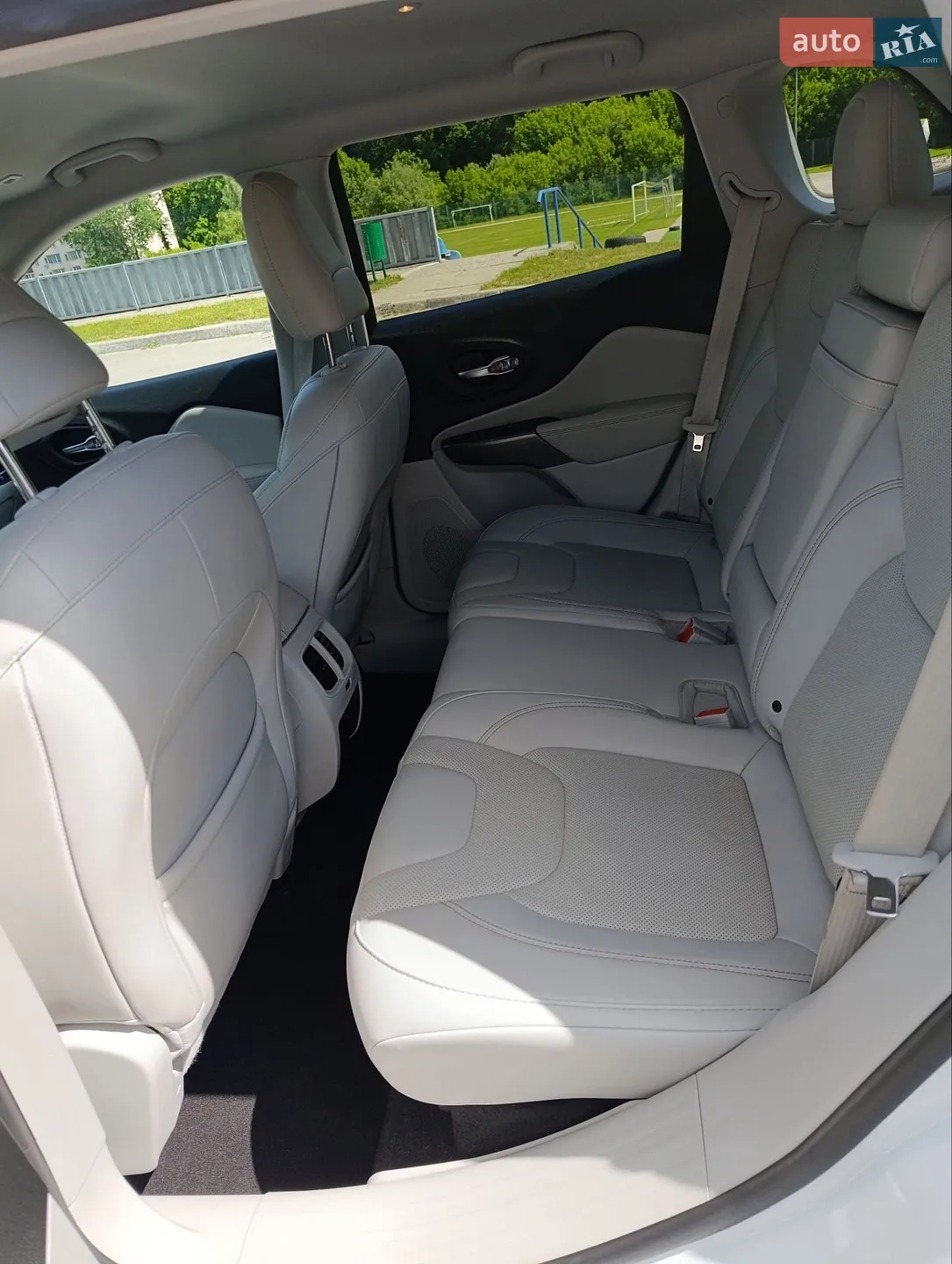 2019 Jeep Cherokee - мініатюра 15