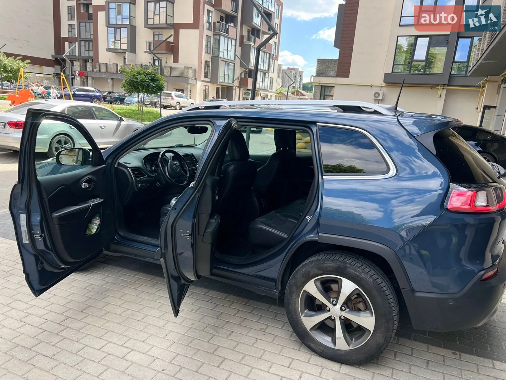 2020 Jeep Cherokee - мініатюра 14