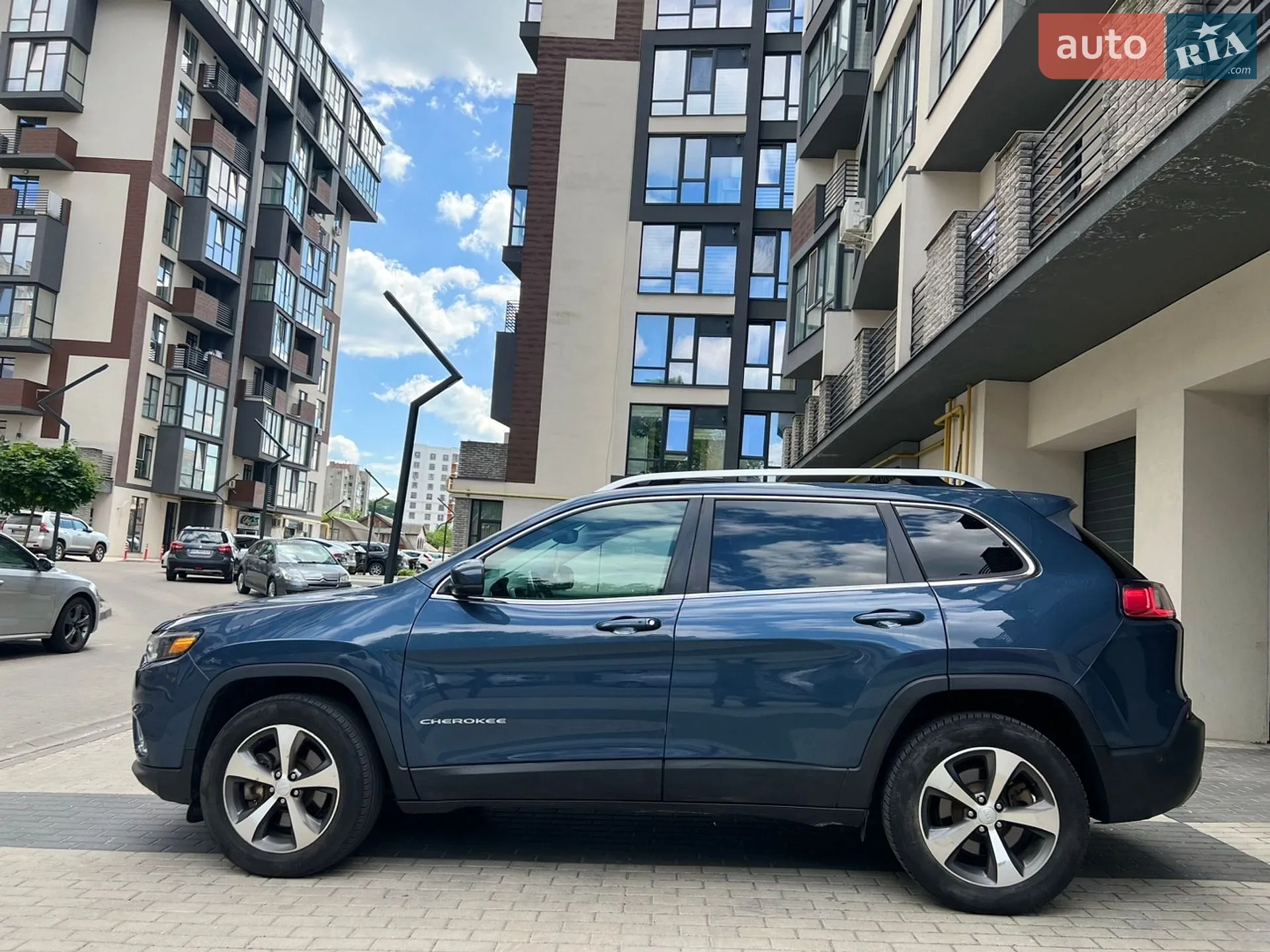 2020 Jeep Cherokee - мініатюра 19