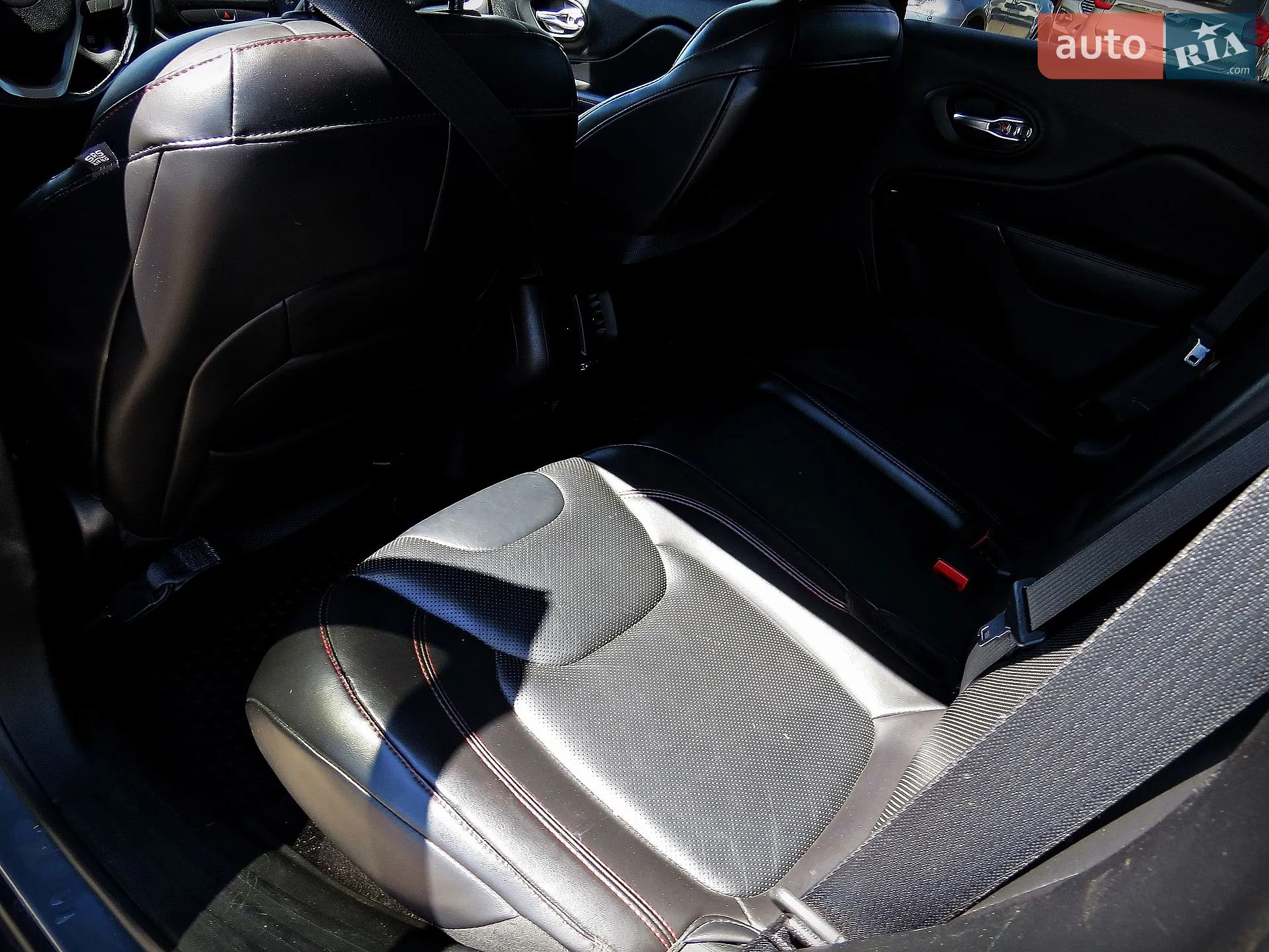 2016 Jeep Cherokee - мініатюра 19