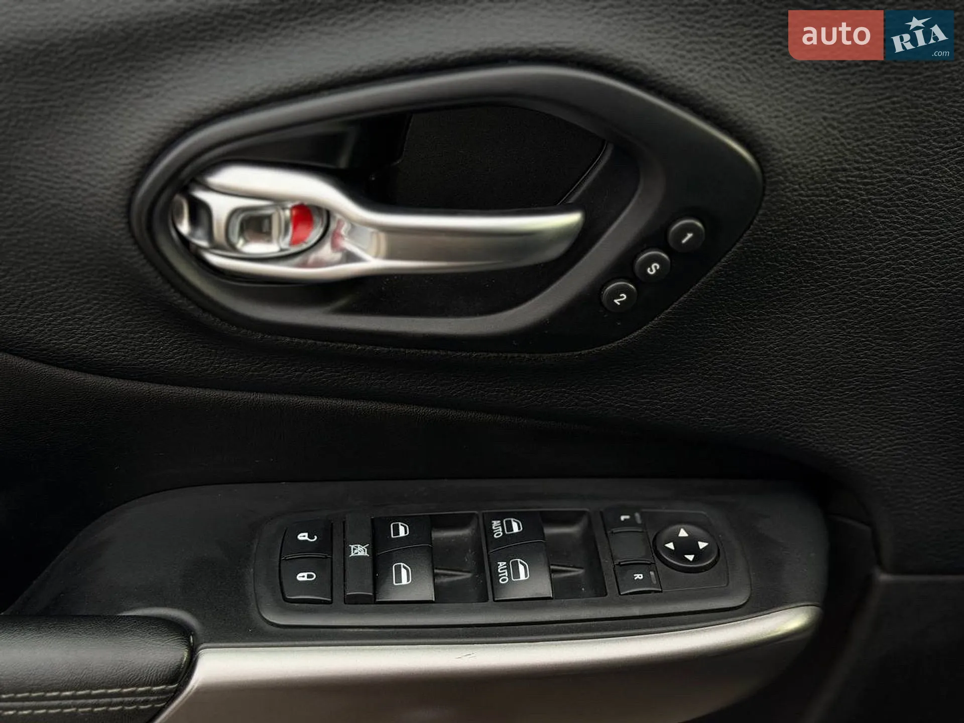 2019 Jeep Cherokee - мініатюра 21