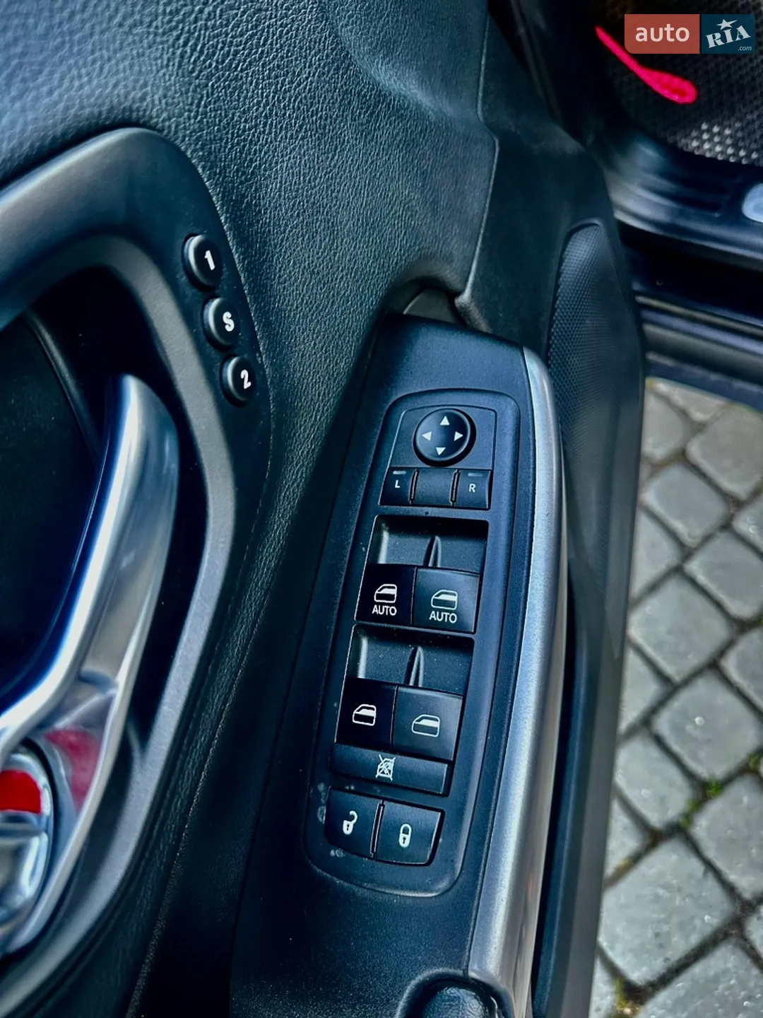 2018 Jeep Cherokee - мініатюра 38