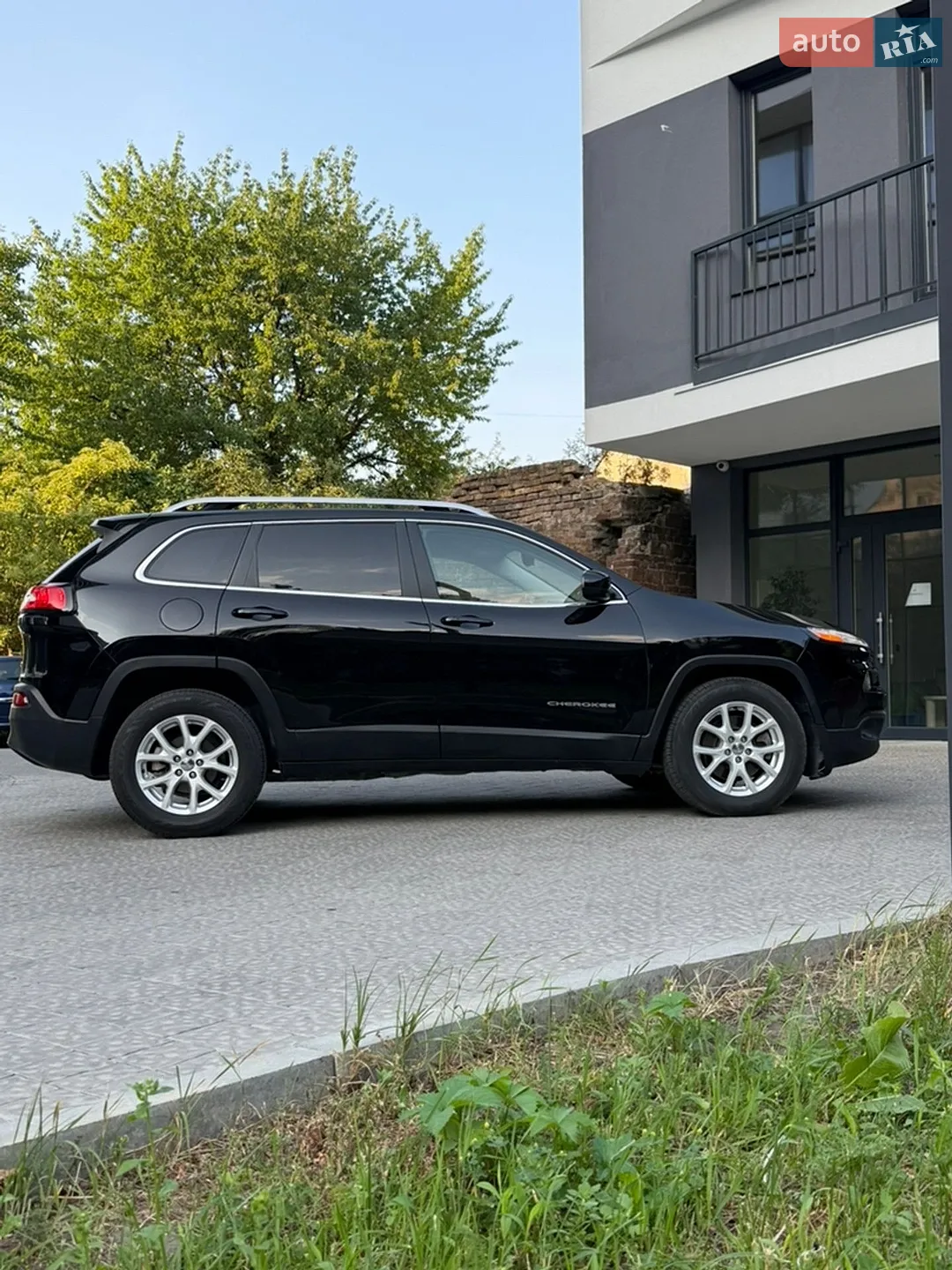 2017 Jeep Cherokee - мініатюра 10