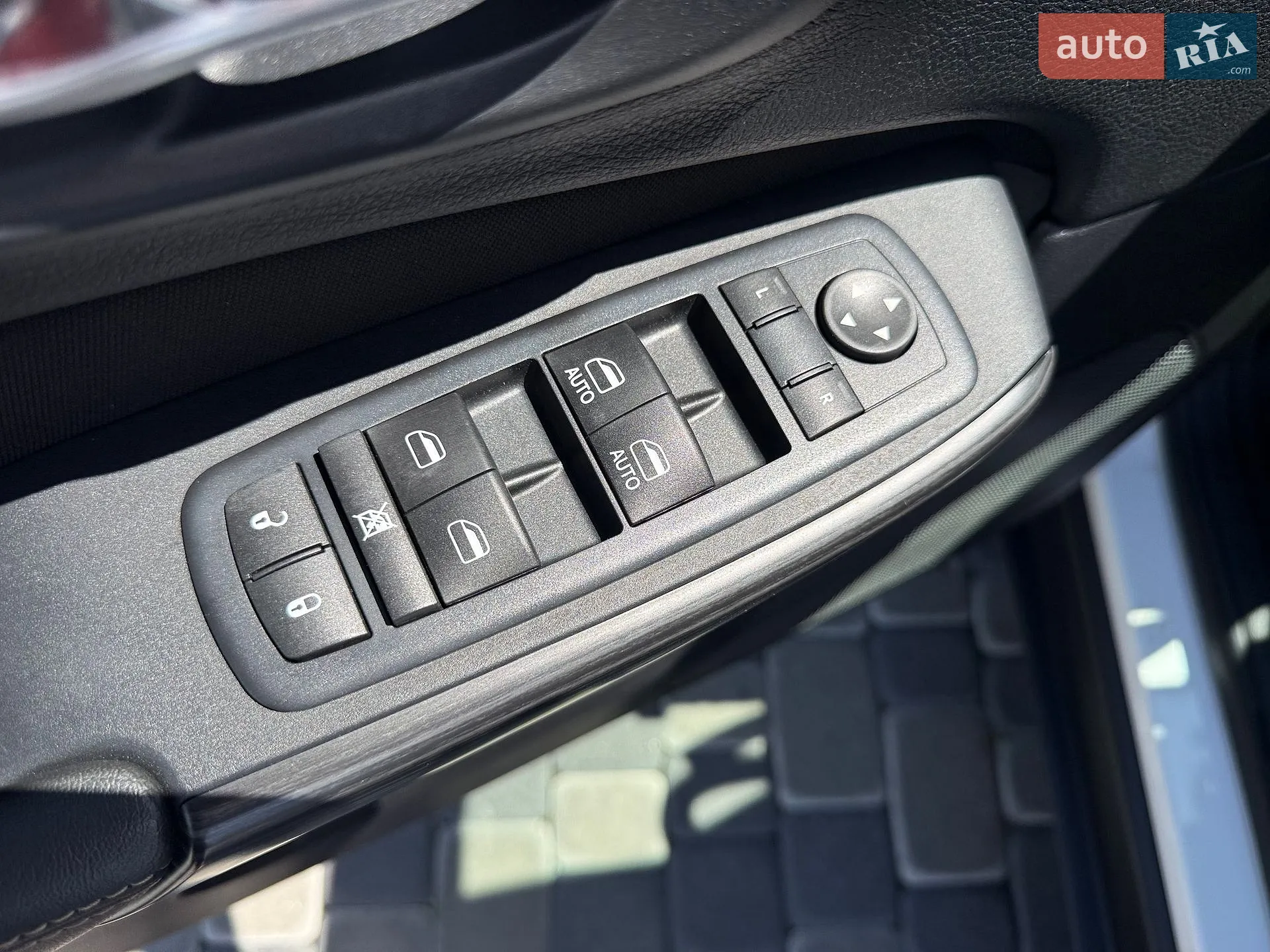 2017 Jeep Cherokee - мініатюра 19