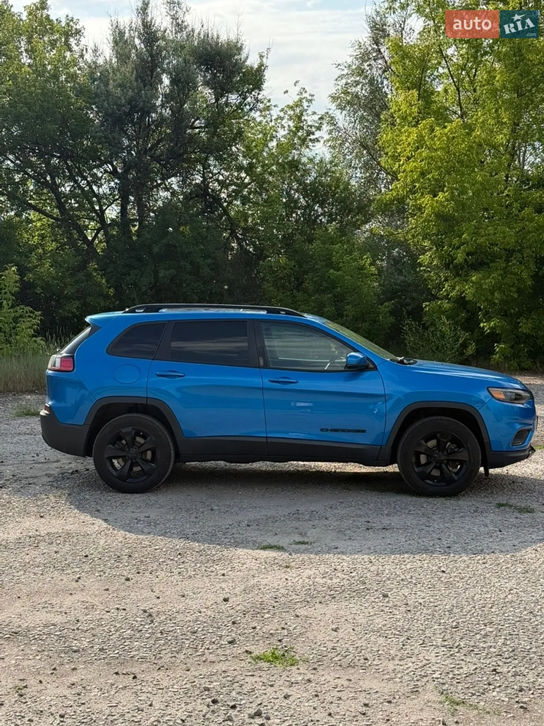 Jeep Cherokee 2019 VIN 1C4PJMLBXLD536919 фото оголошення 3 з 29