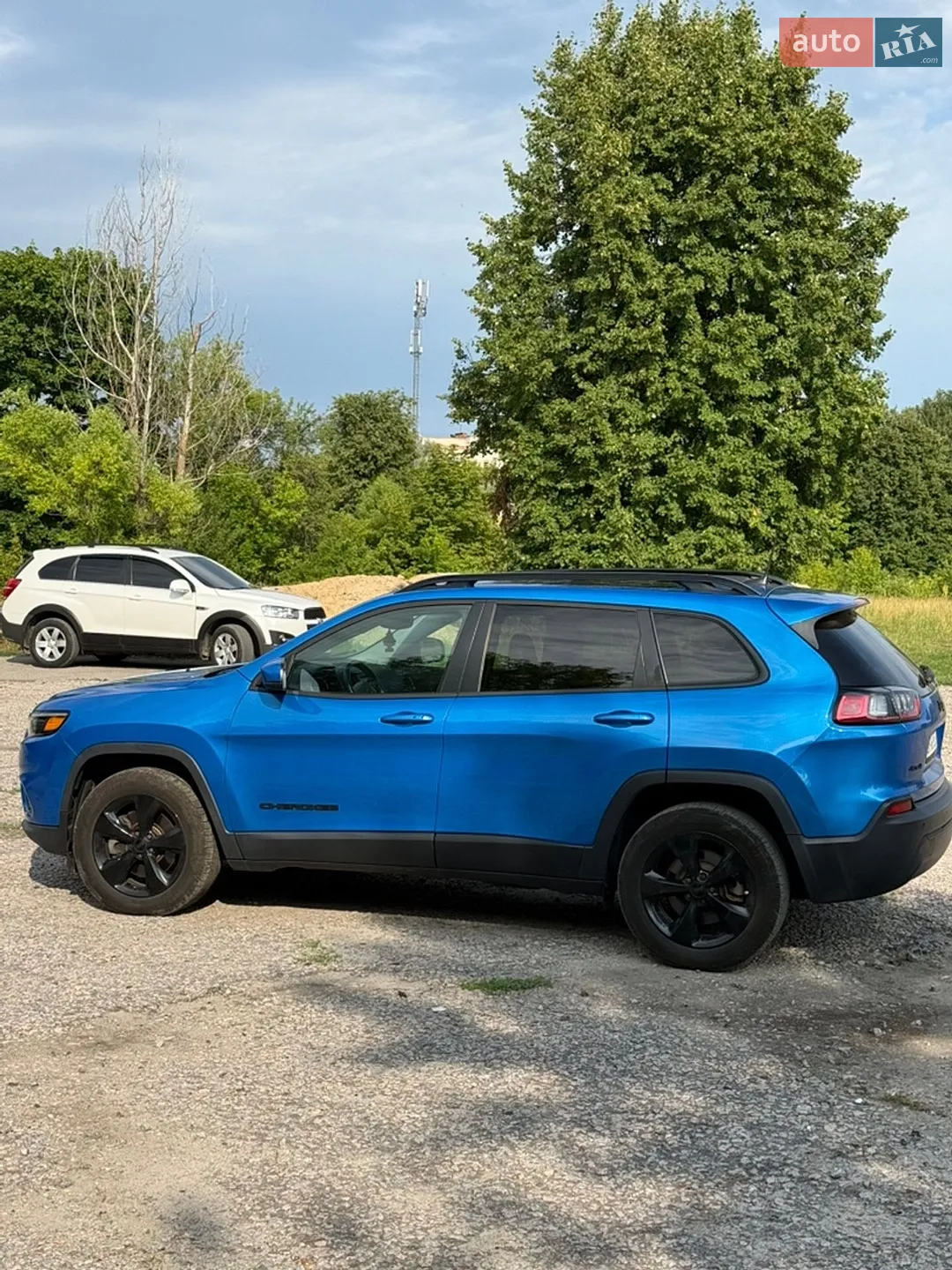 Jeep Cherokee 2019 VIN 1C4PJMLBXLD536919 фото оголошення 8 з 29