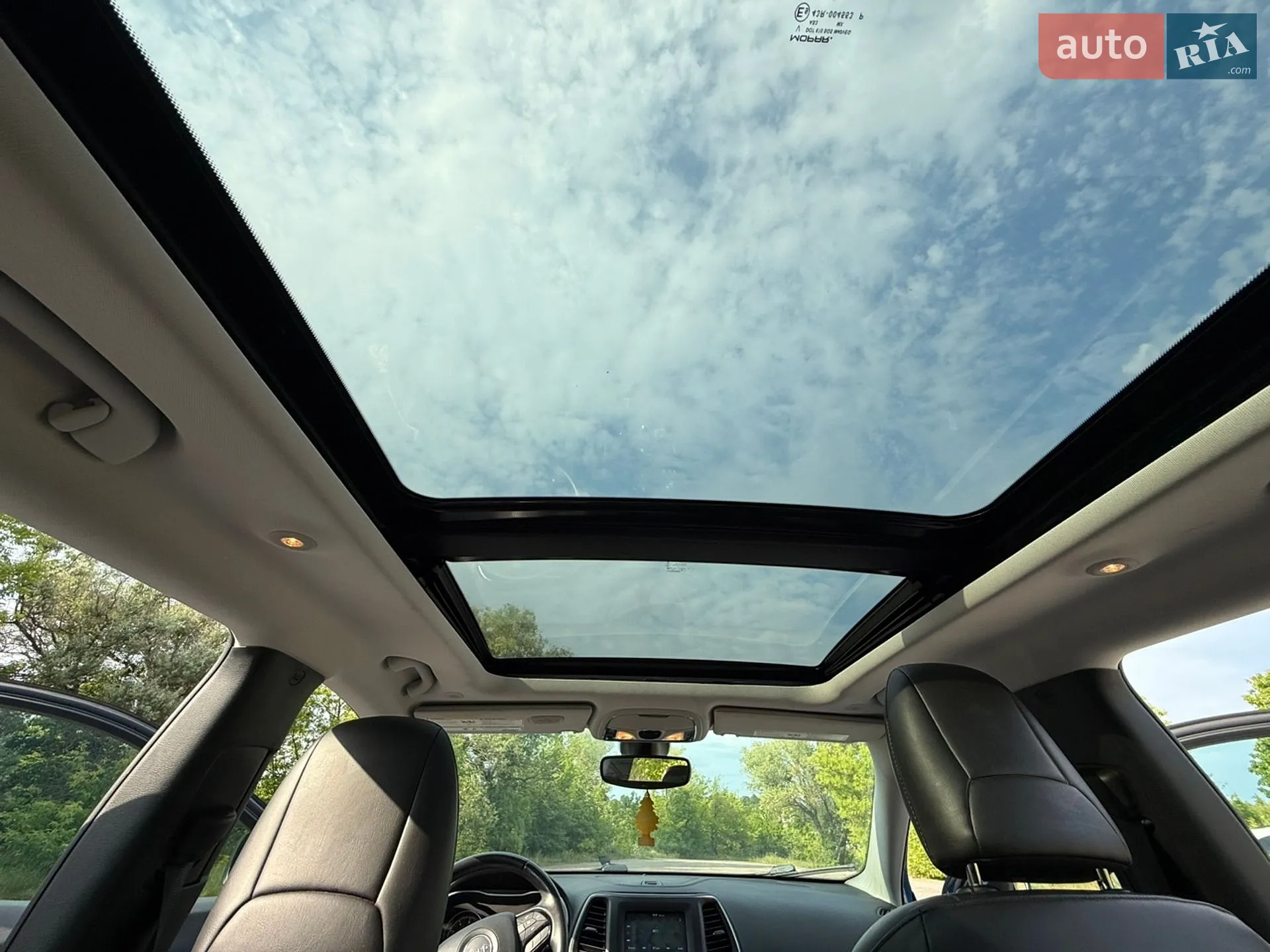 Jeep Cherokee 2019 VIN 1C4PJMLBXLD536919 фото оголошення 19 з 29