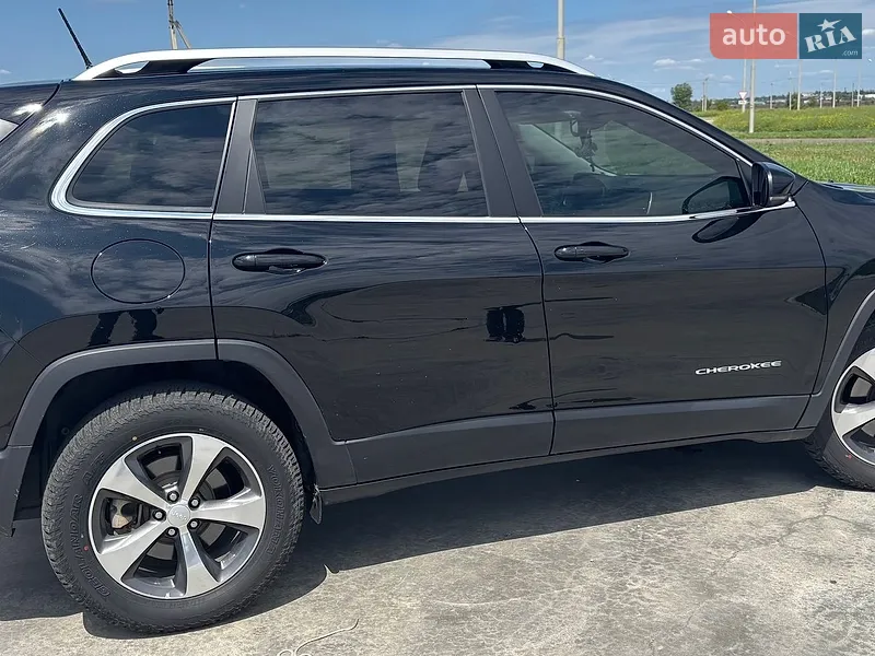 Jeep Cherokee 2019 VIN 1C4PJMDX1LD582536 фото оголошення 5 з 66