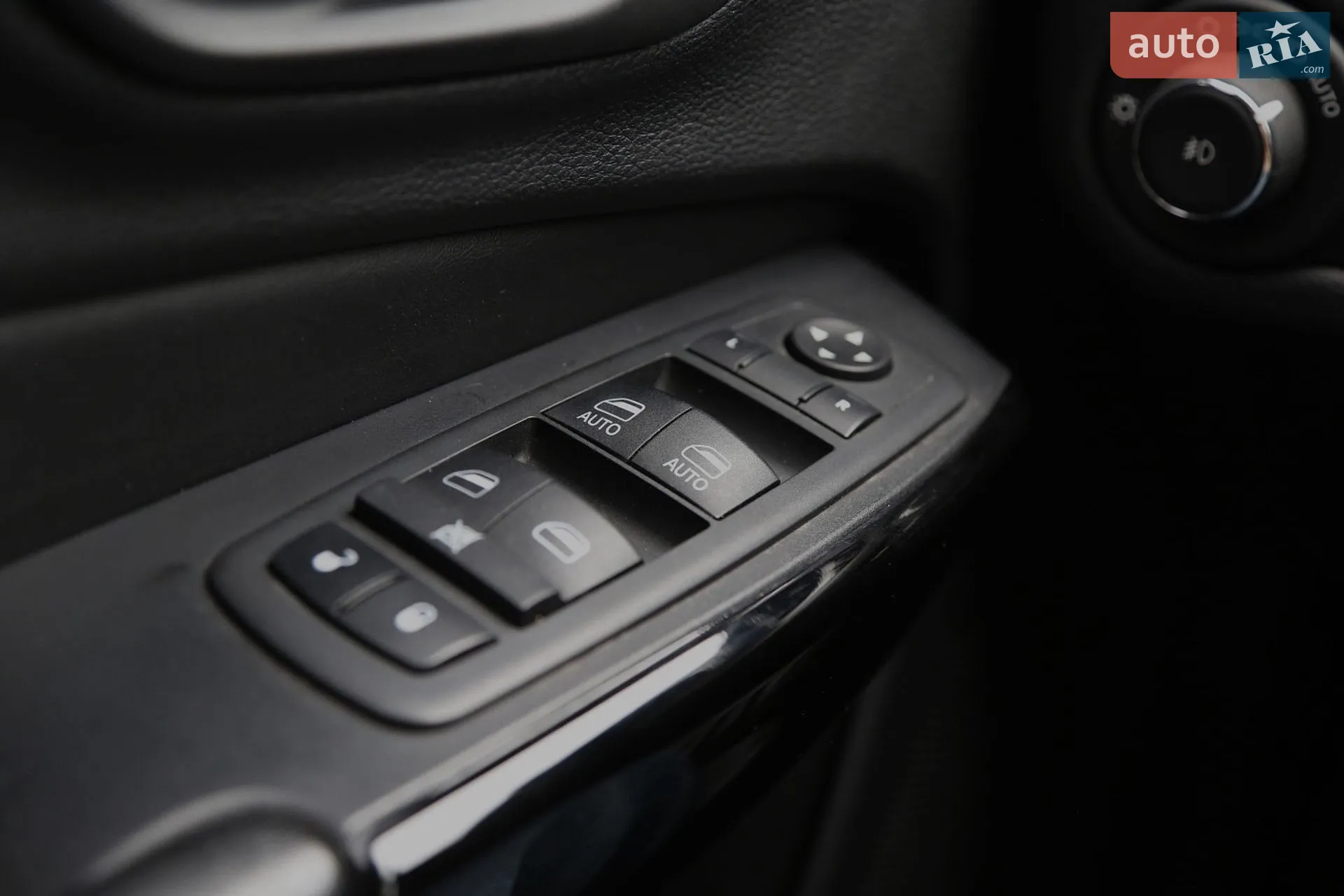 2019 Jeep Cherokee - мініатюра 17
