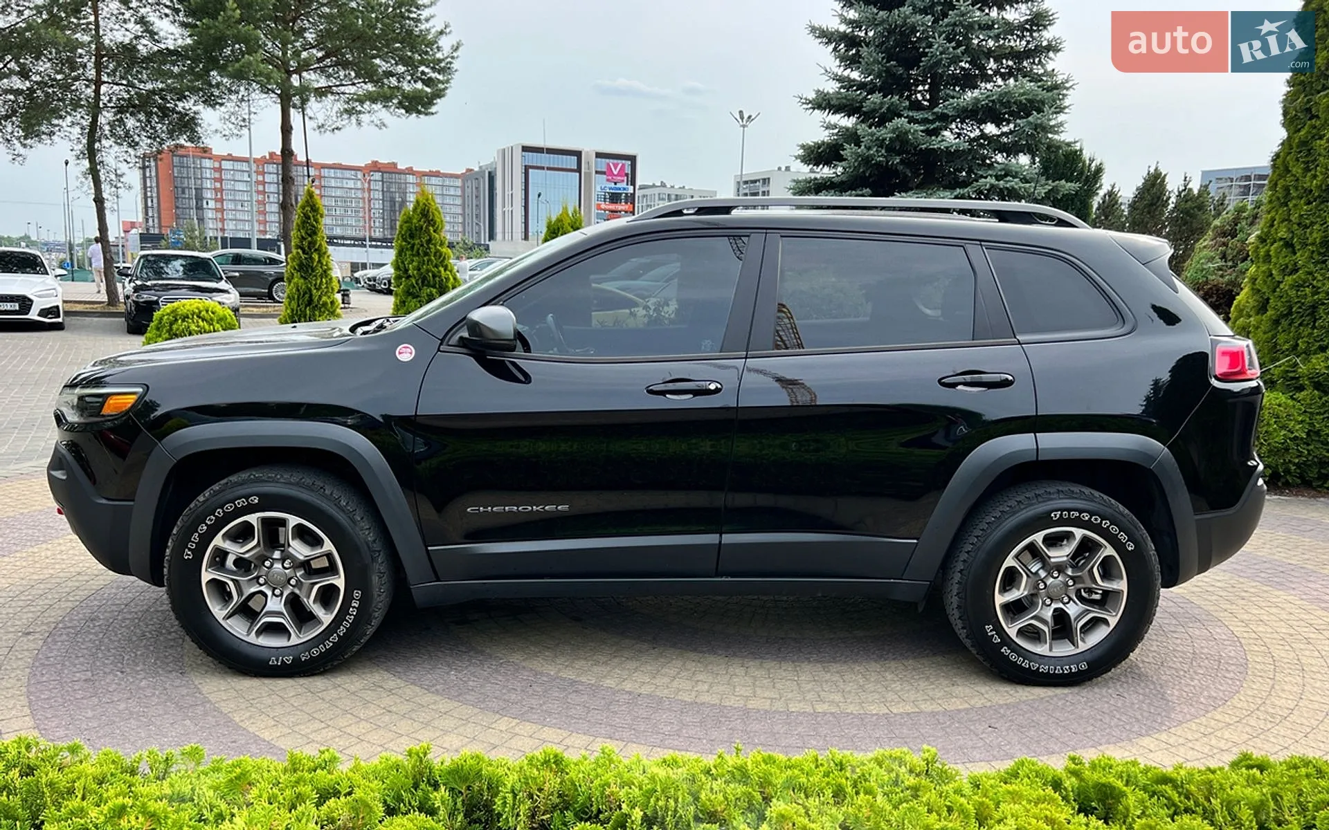 2019 Jeep Cherokee - мініатюра 4