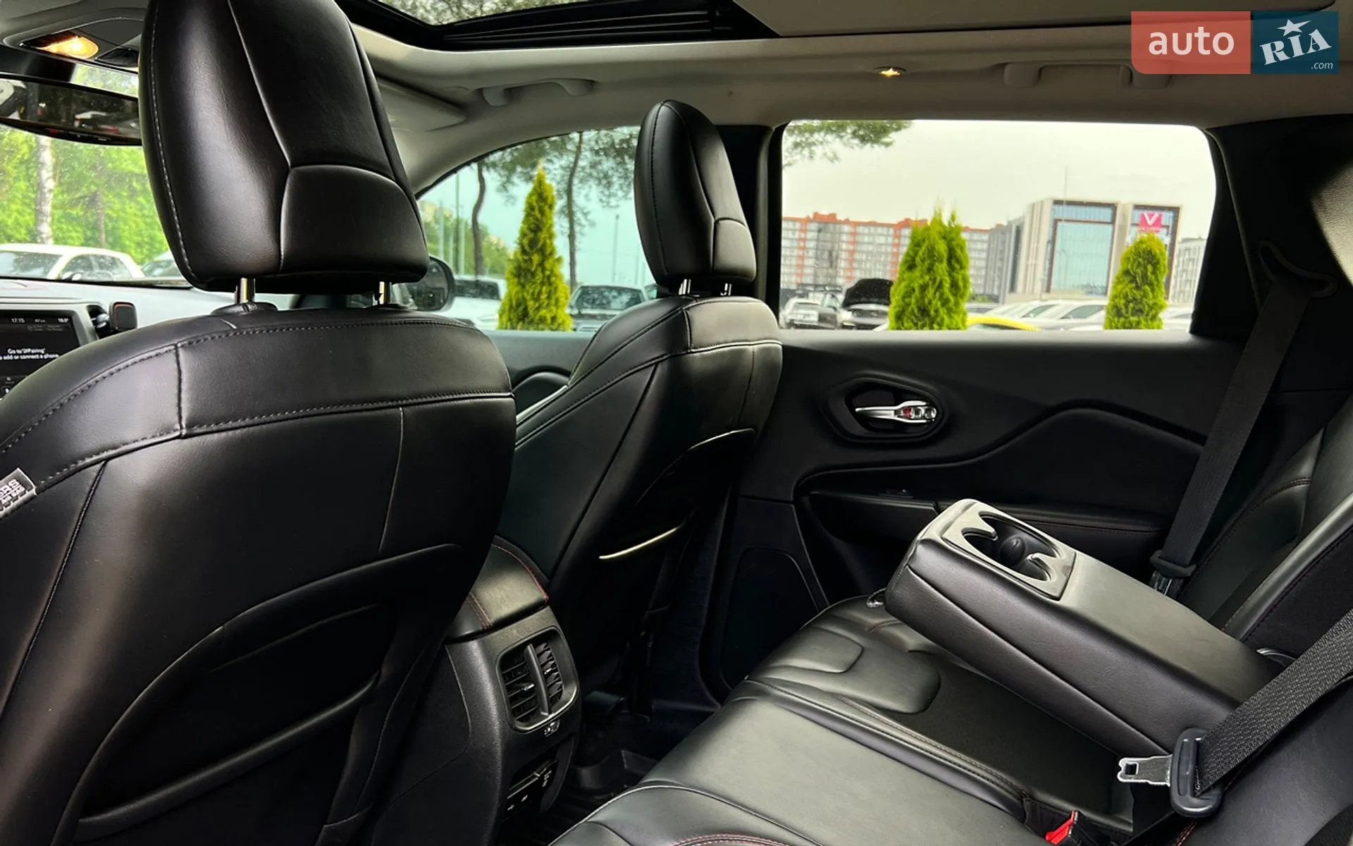 2019 Jeep Cherokee - мініатюра 25